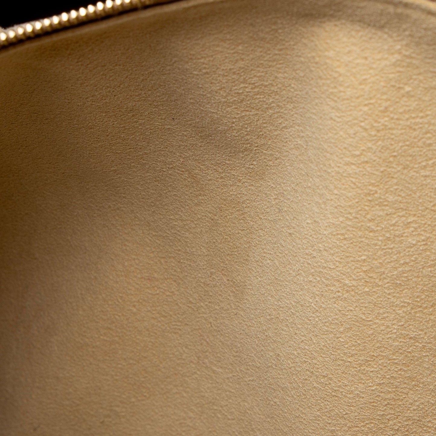 Louis Vuitton Monogram Canvas Artsy MM Shoulder Bag (SHF-KCbJ3u)