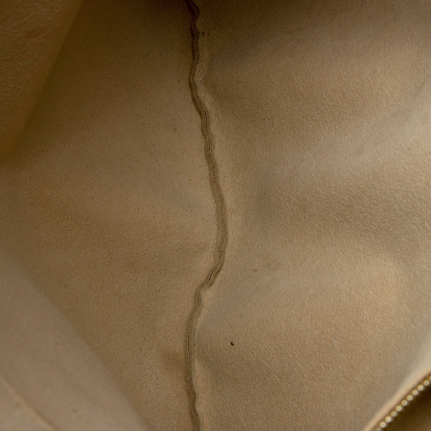 Louis Vuitton Monogram Canvas Artsy MM Shoulder Bag (SHF-KCbJ3u)