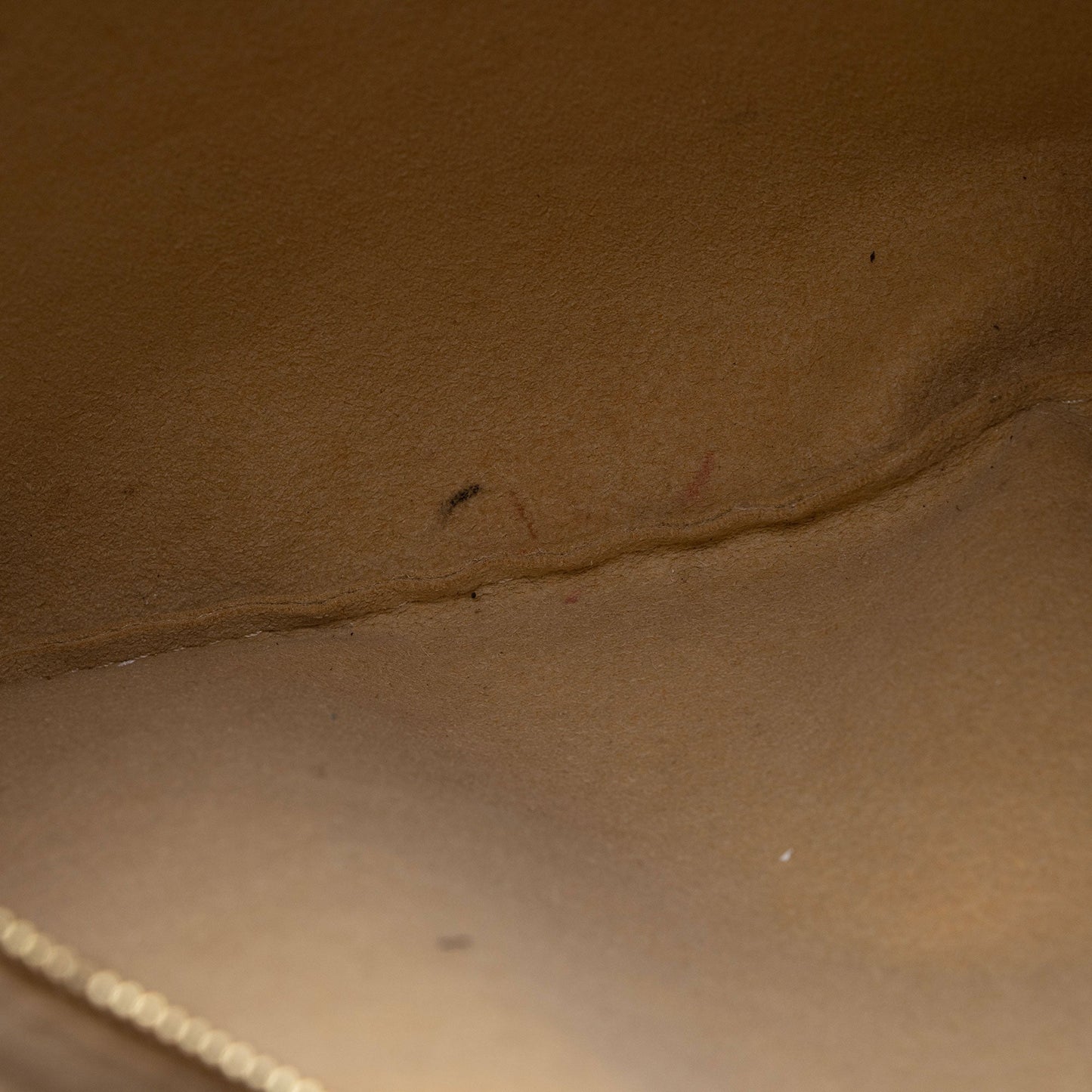 Louis Vuitton Monogram Canvas Artsy MM Shoulder Bag (SHF-kIO7AO)