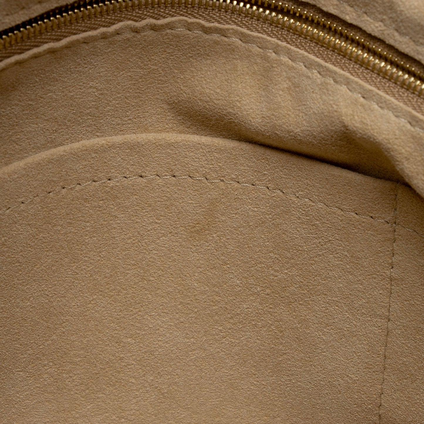 Louis Vuitton Monogram Canvas Artsy MM Shoulder Bag (SHF-iocugq)