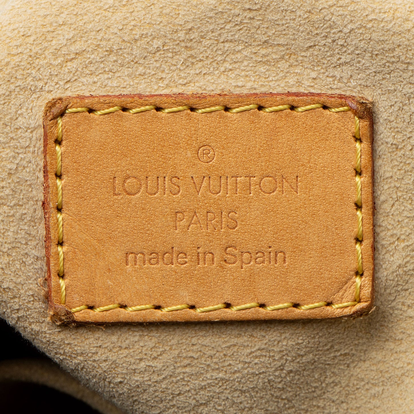 Louis Vuitton Monogram Canvas Artsy MM Shoulder Bag