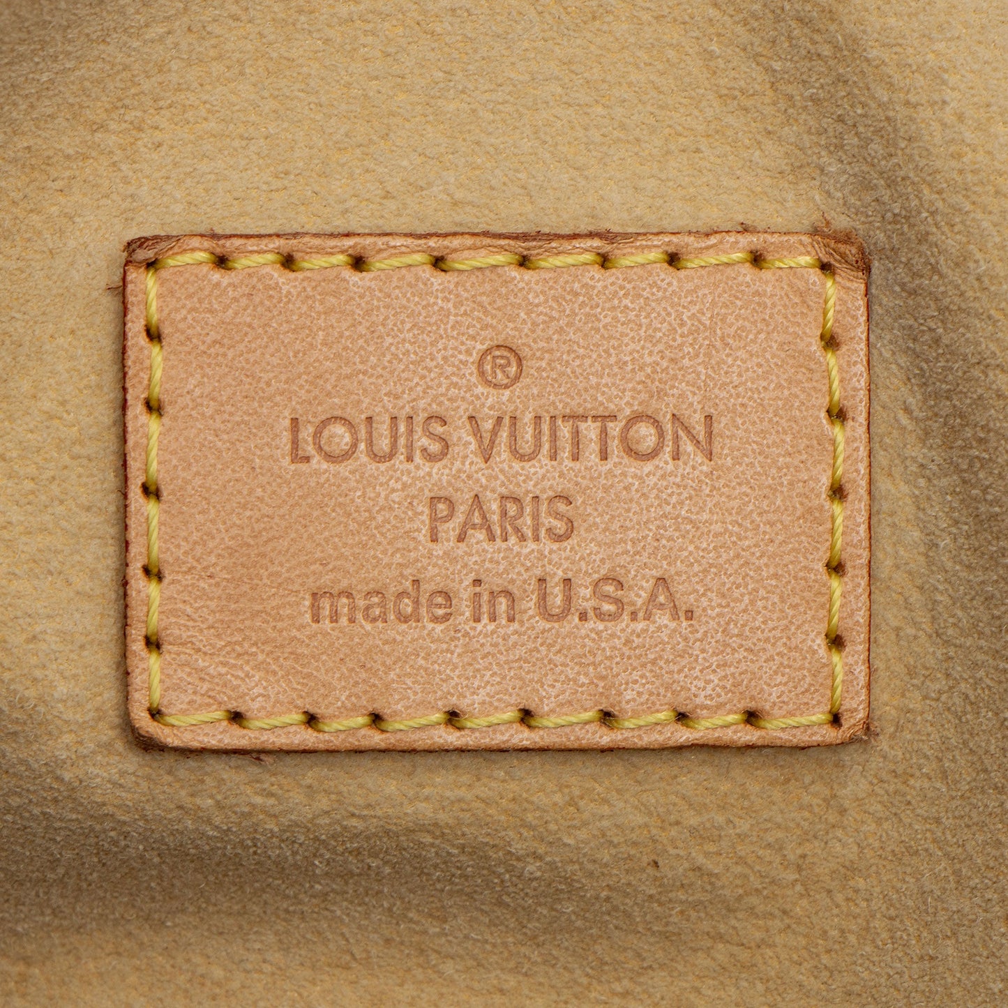 Louis Vuitton Monogram Canvas Artsy MM Shoulder Bag (SHF-nX826x)