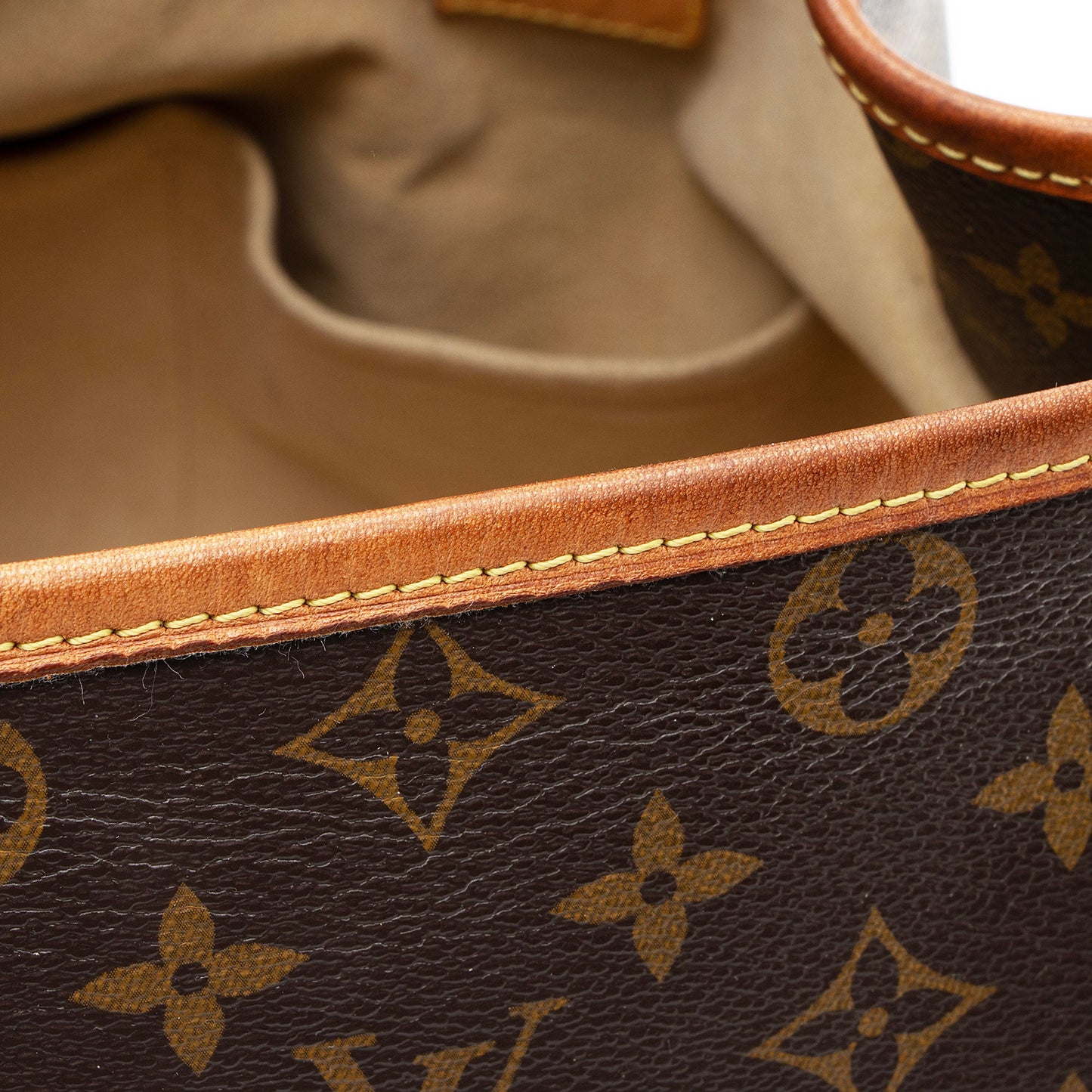 Louis Vuitton Monogram Canvas Artsy MM Shoulder Bag
