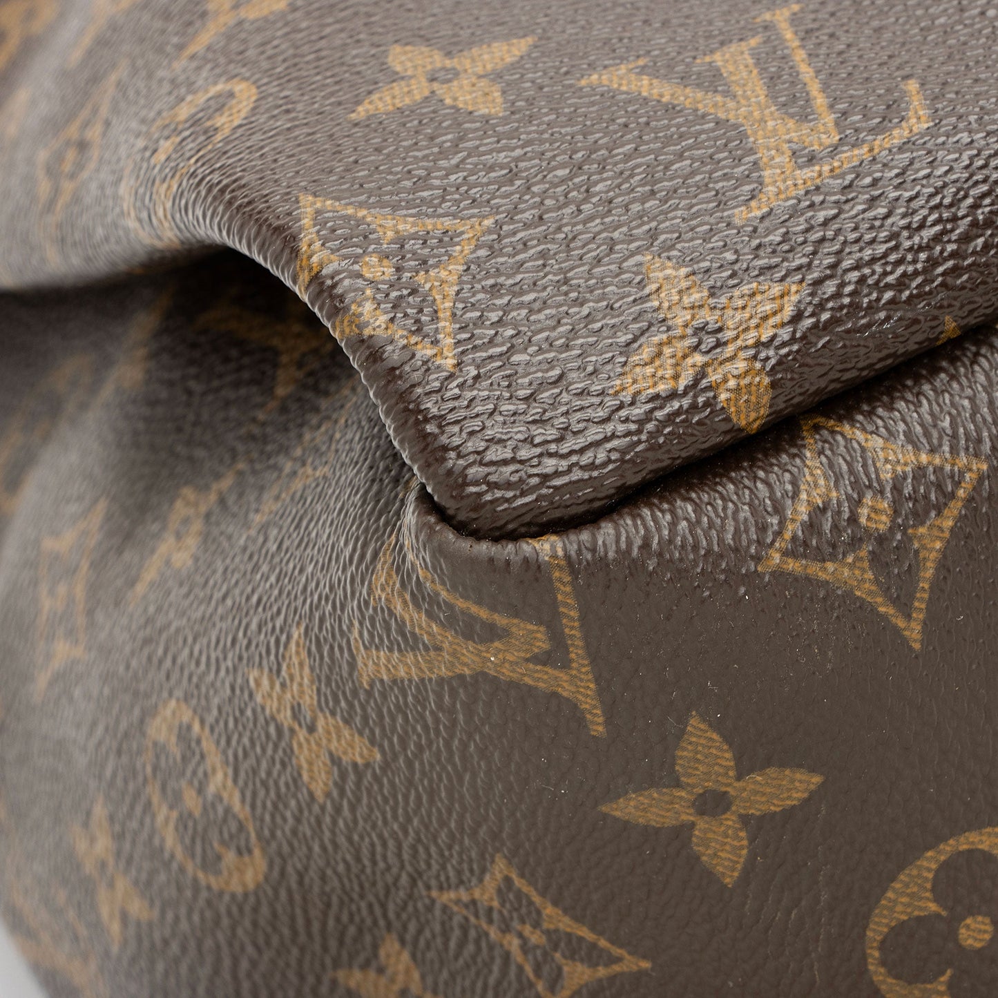 Louis Vuitton Monogram Canvas Artsy MM Shoulder Bag