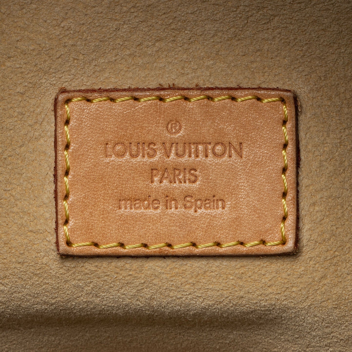 Louis Vuitton Monogram Canvas Artsy MM Shoulder Bag