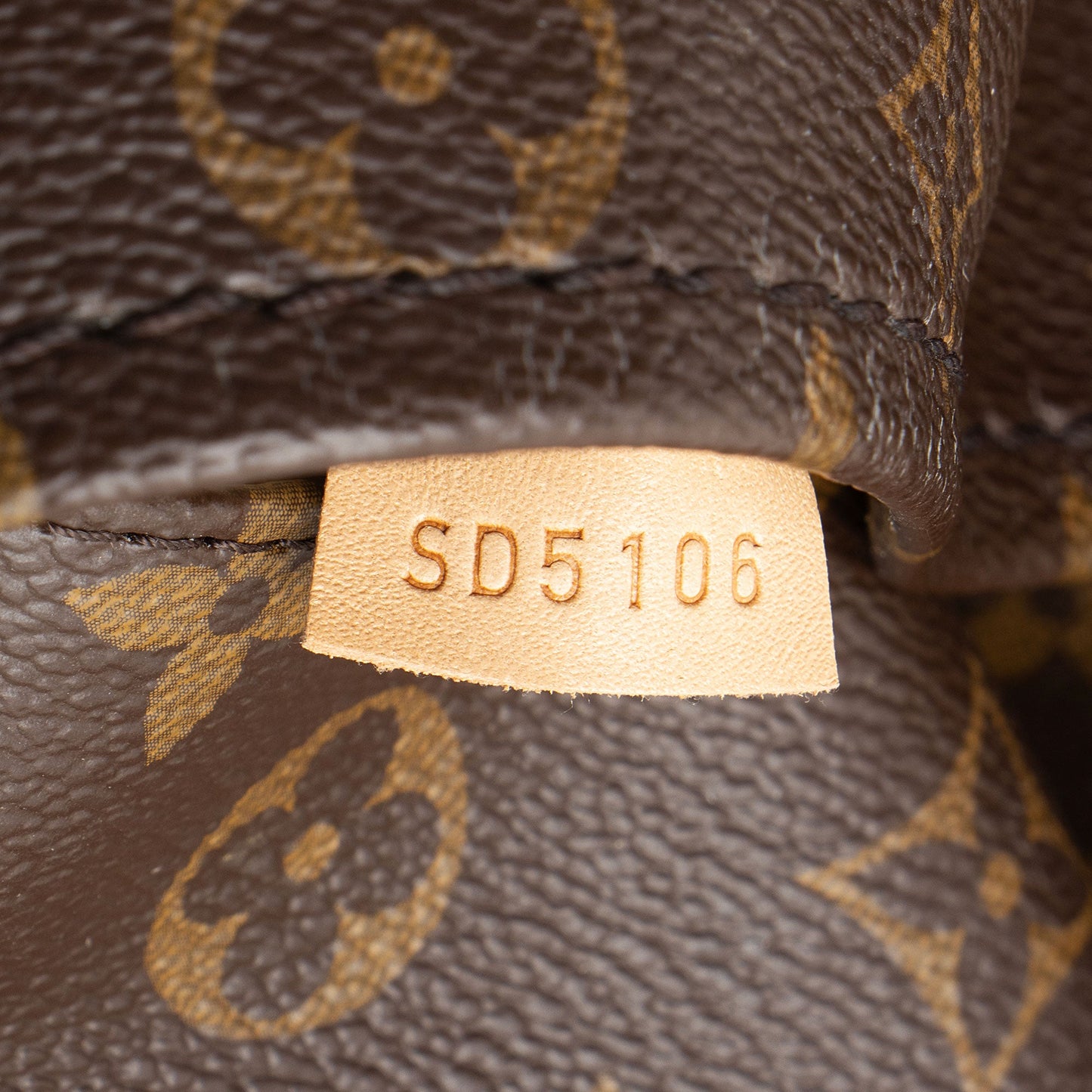 Louis Vuitton Monogram Canvas Artsy MM Shoulder Bag