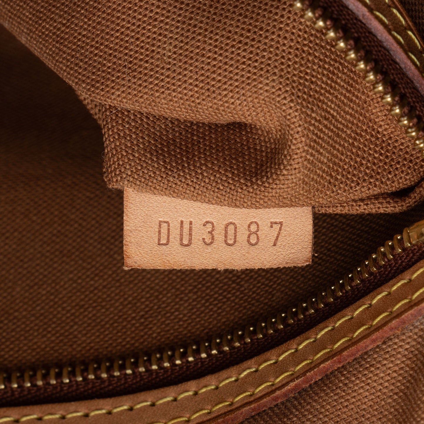 Louis Vuitton Monogram Canvas Batignolles Horizontal Tote (SHF-kxnrhL)