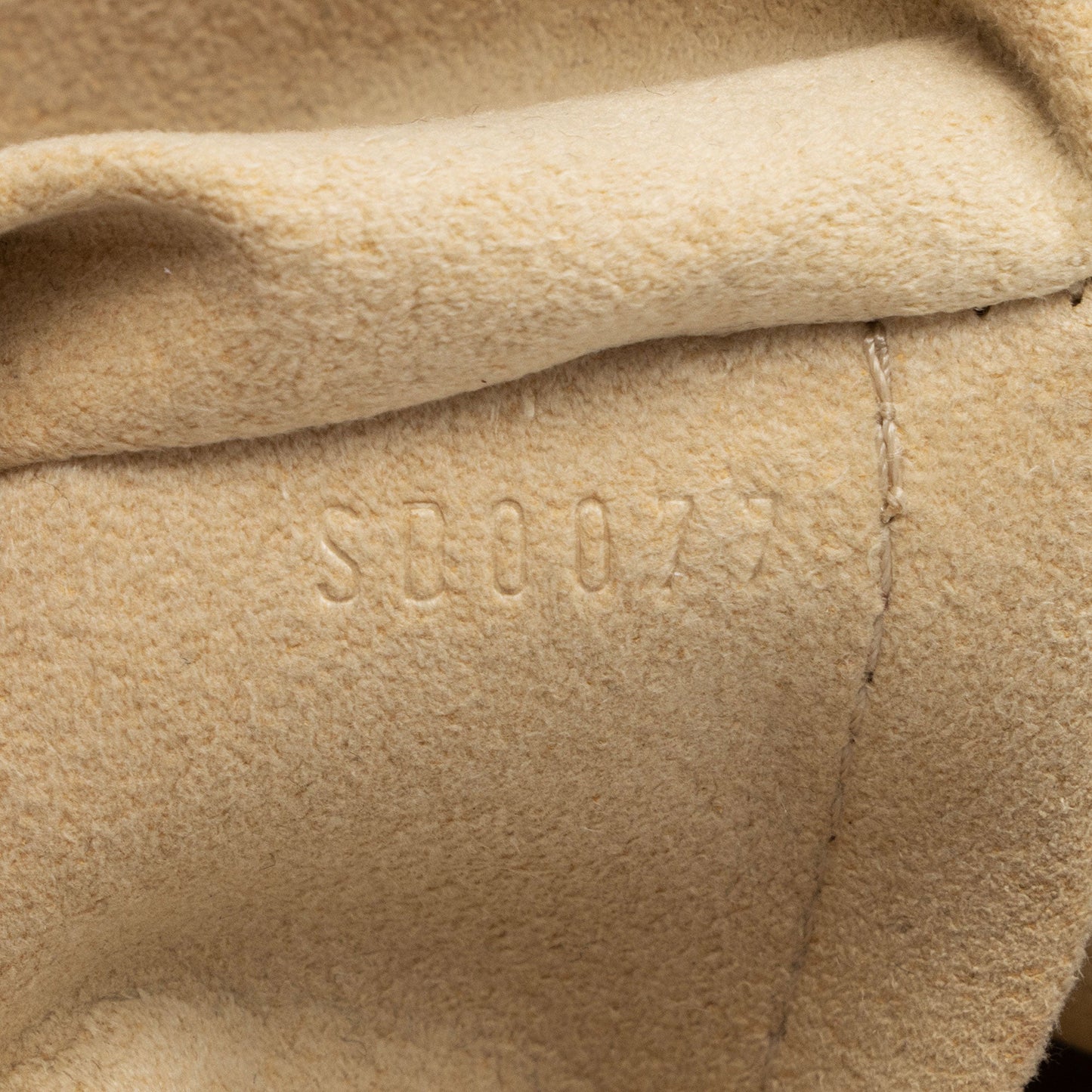 Louis Vuitton Monogram Canvas Beverly Clutch (SHF-QdlATW)