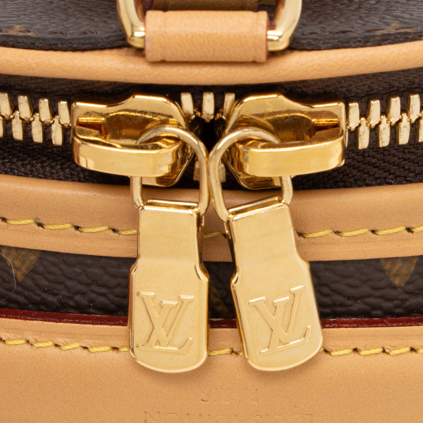 Louis Vuitton Monogram Canvas Boite Chapeau Mini Shoulder Bag (SHF-nWyrau)