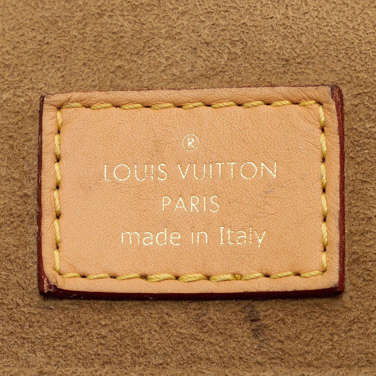 Louis Vuitton Monogram Canvas Boite Chapeau Souple MM Shoulder Bag (SHF-9LcW7N)