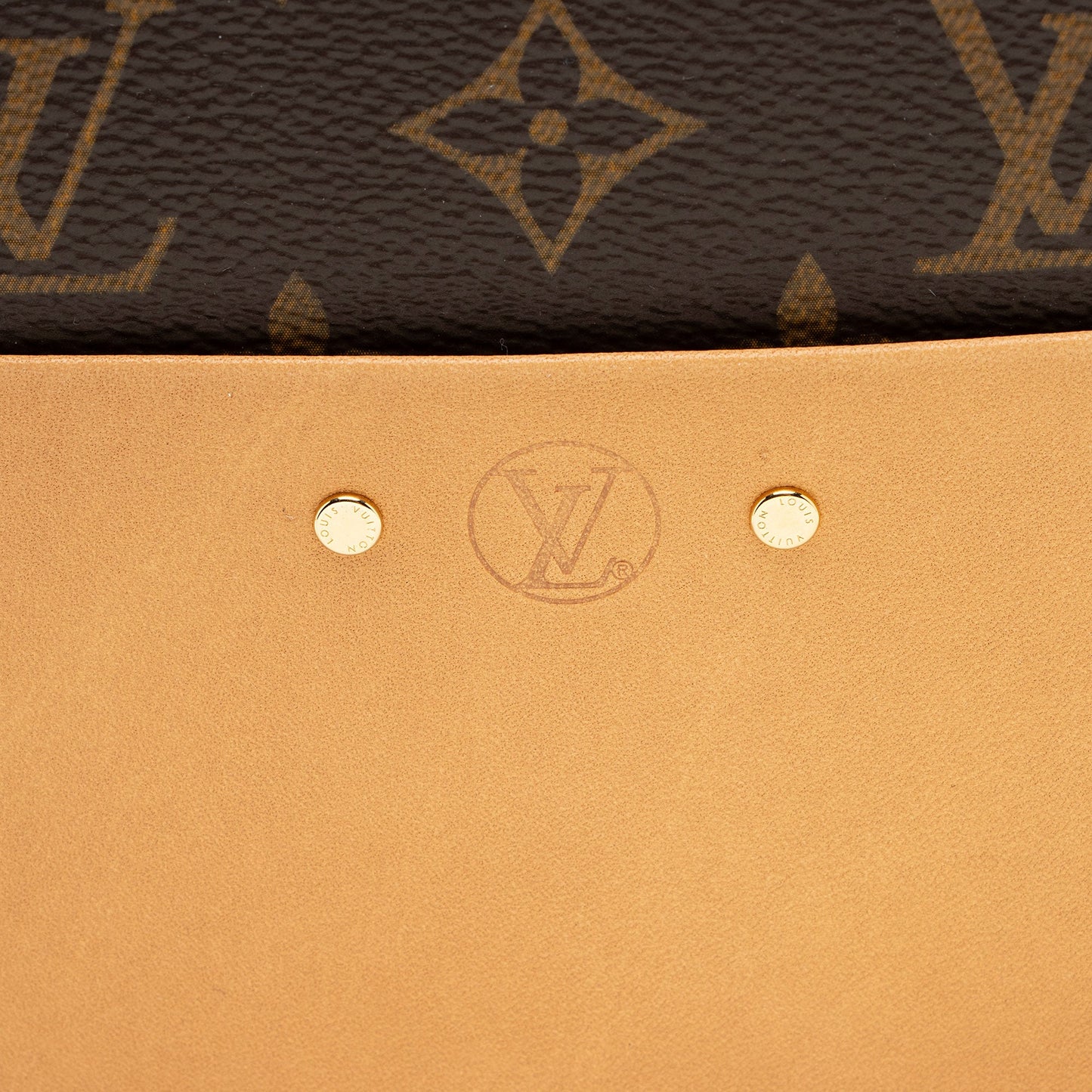Louis Vuitton Monogram Canvas Boite Chapeau Souple MM Shoulder Bag (SHF-sqLMuj)