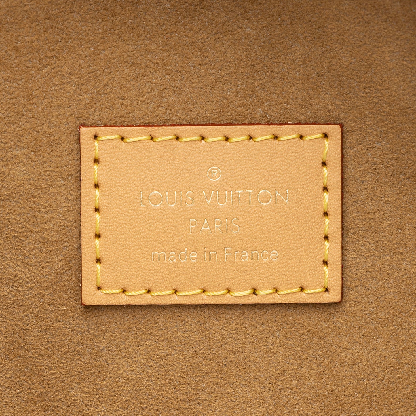 Louis Vuitton Monogram Canvas Boite Chapeau Souple MM Shoulder Bag (SHF-6e7vj4)