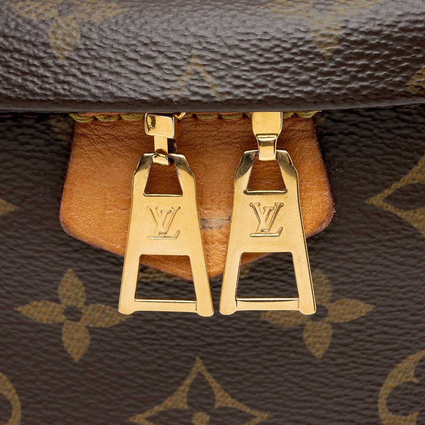 Louis Vuitton Monogram Canvas Bumbag (SHF-S8BZZN)