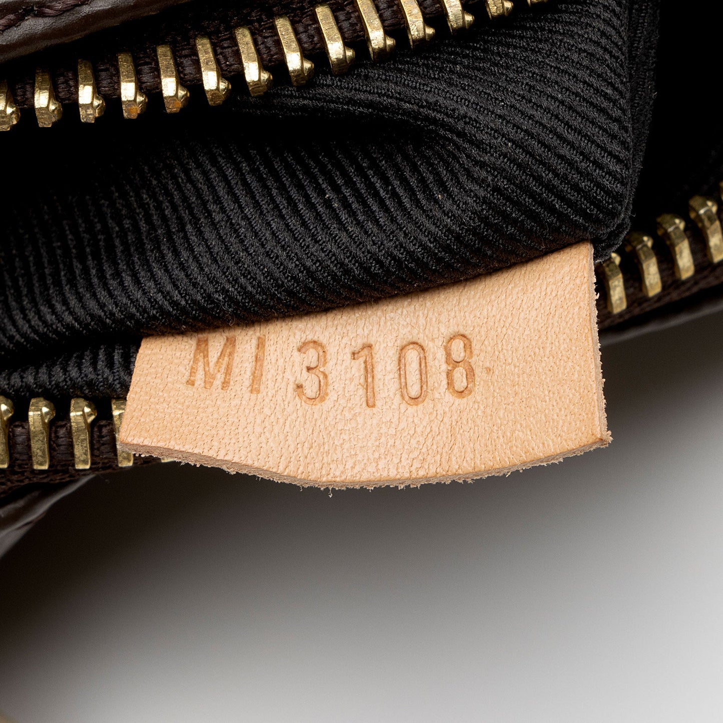 Louis Vuitton Monogram Canvas Bumbag (SHF-S8BZZN)