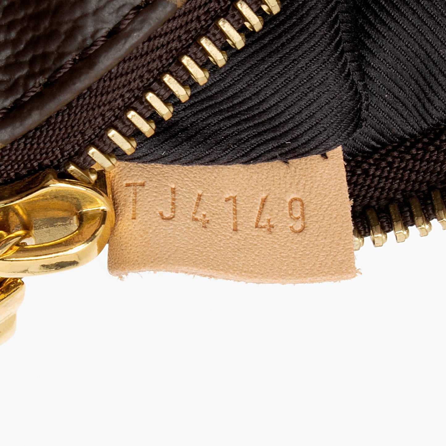 Louis Vuitton Monogram Canvas Bumbag (SHF-T9KBHb)