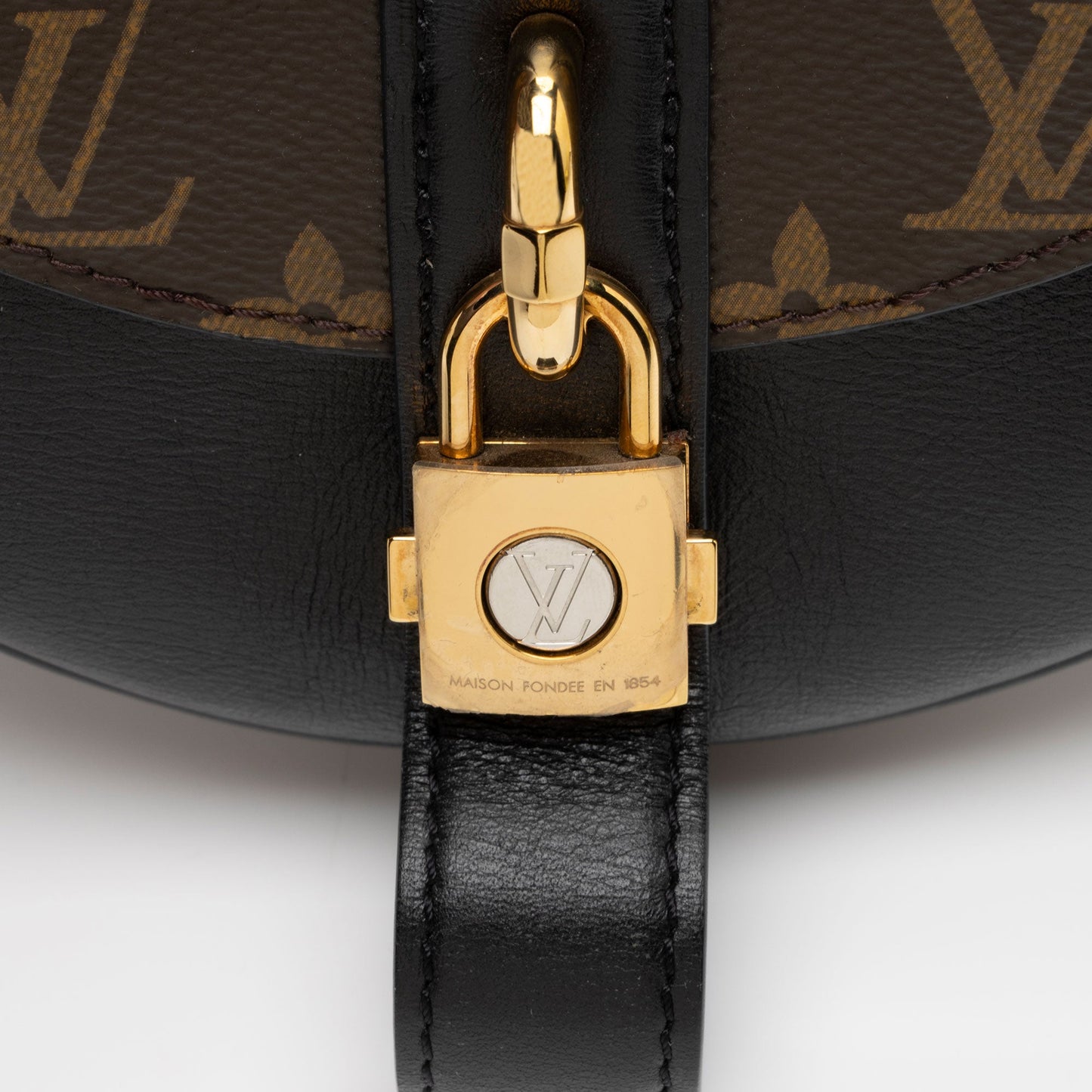 Louis Vuitton Monogram Canvas Chantilly Lock Shoulder Bag (SHF-YHelRK)