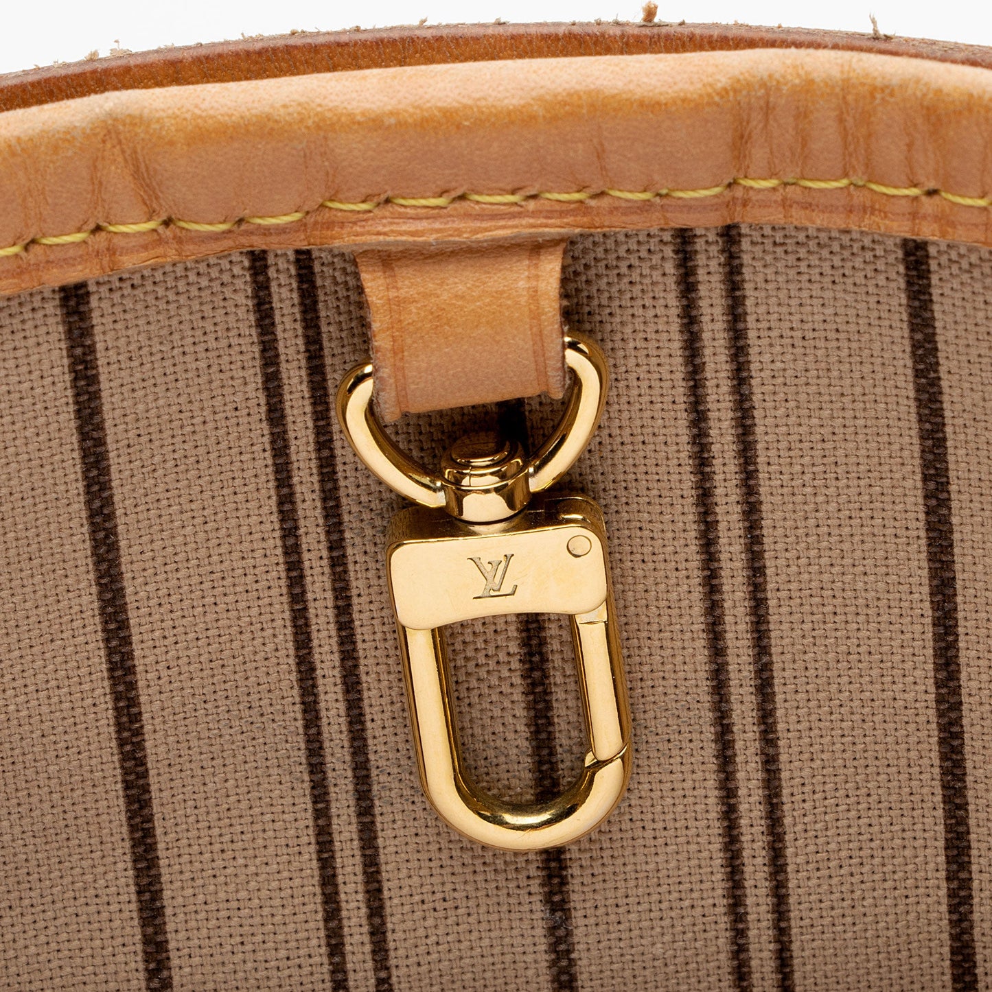 Louis Vuitton Monogram Canvas Delightful MM Shoulder Bag (SHF-QsJ5AE)