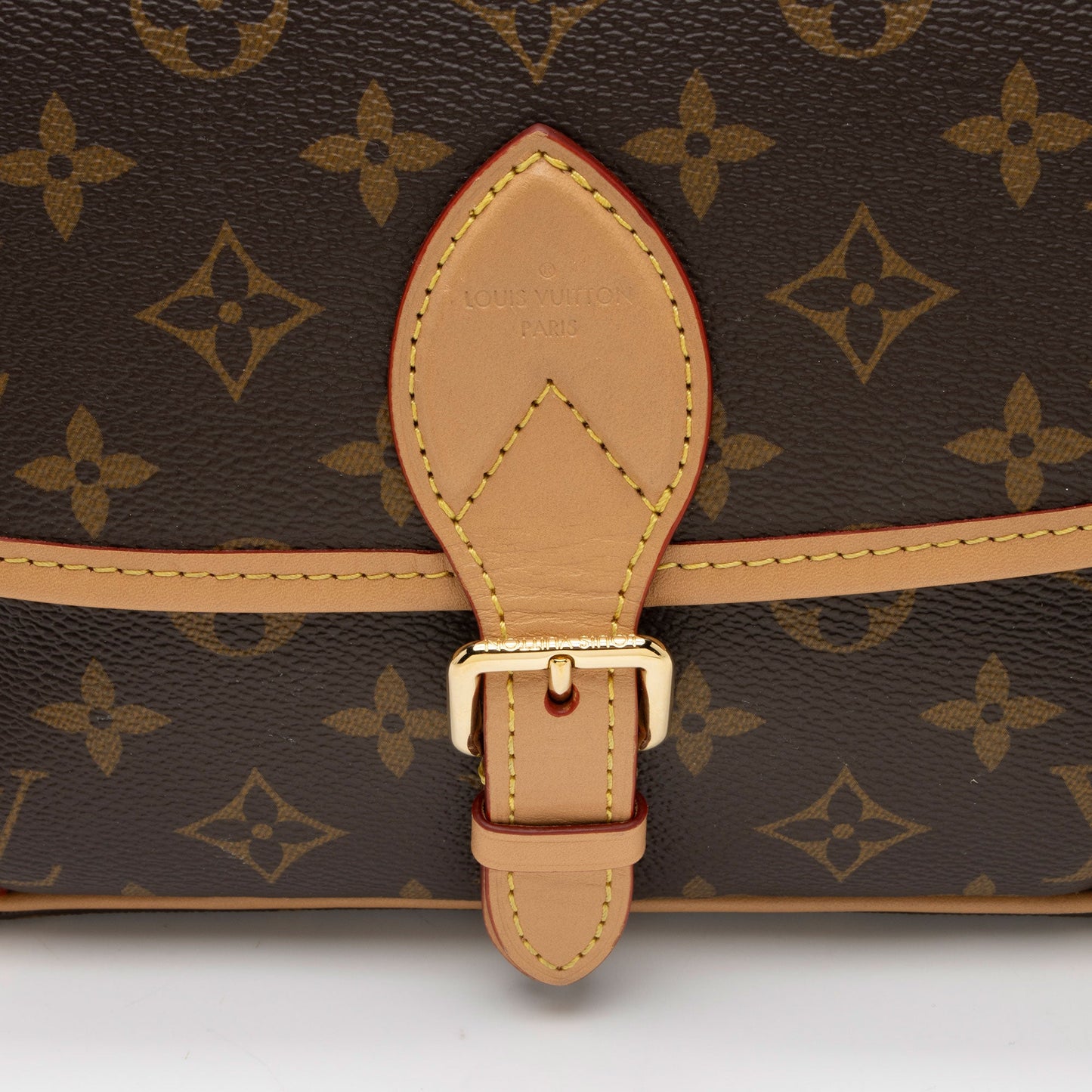 Louis Vuitton Monogram Canvas Diane Satchel (SHF-4NePbI)