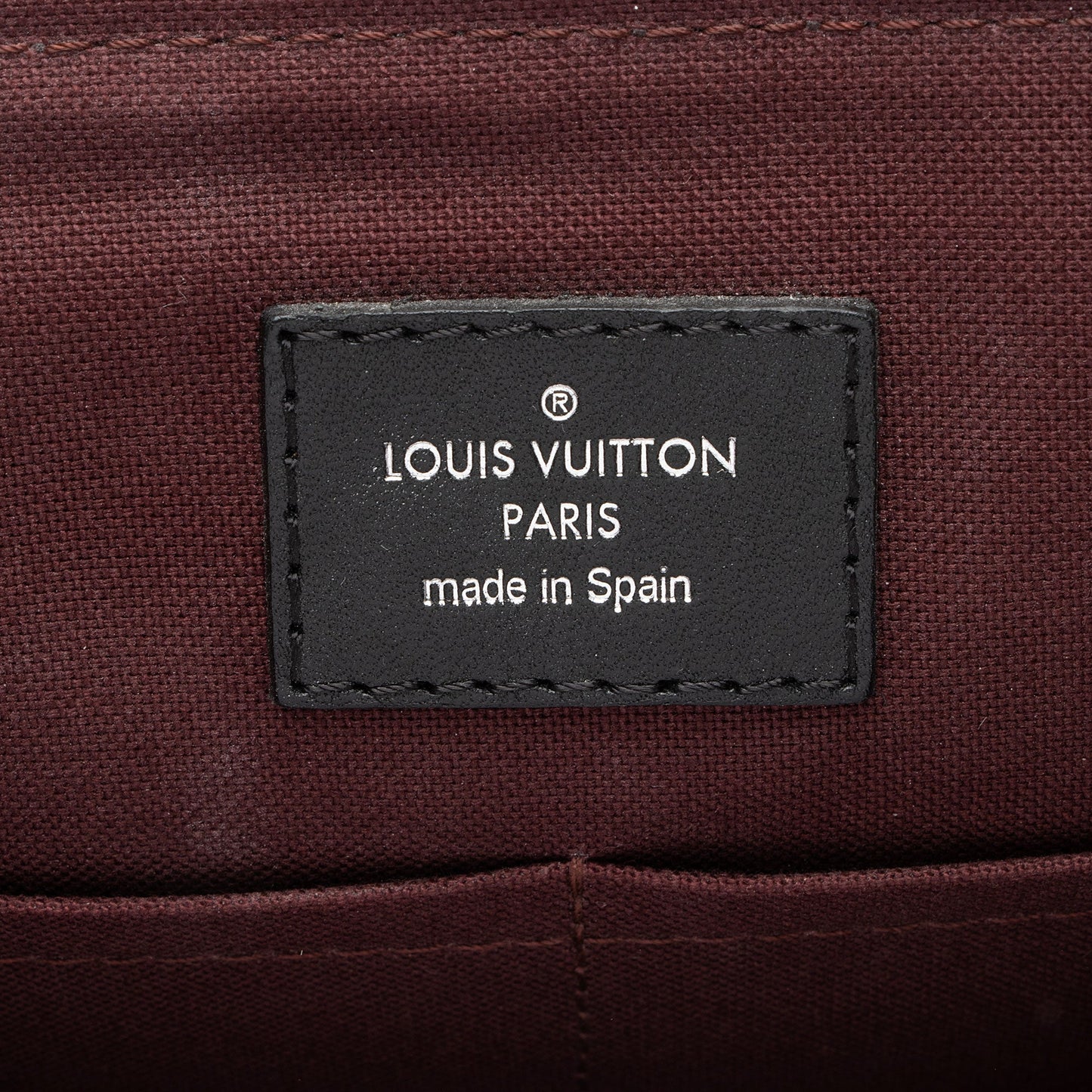Louis Vuitton Monogram Canvas District PM Messenger Bag (SHF-m1A18g)