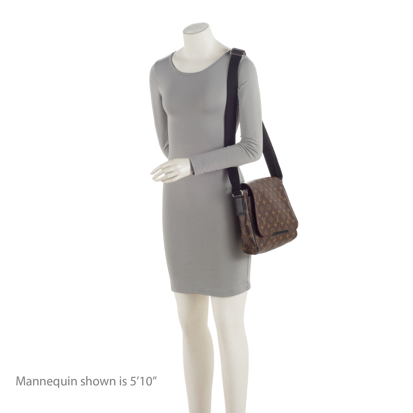 Louis Vuitton Monogram Canvas District PM Messenger Bag (SHF-m1A18g)