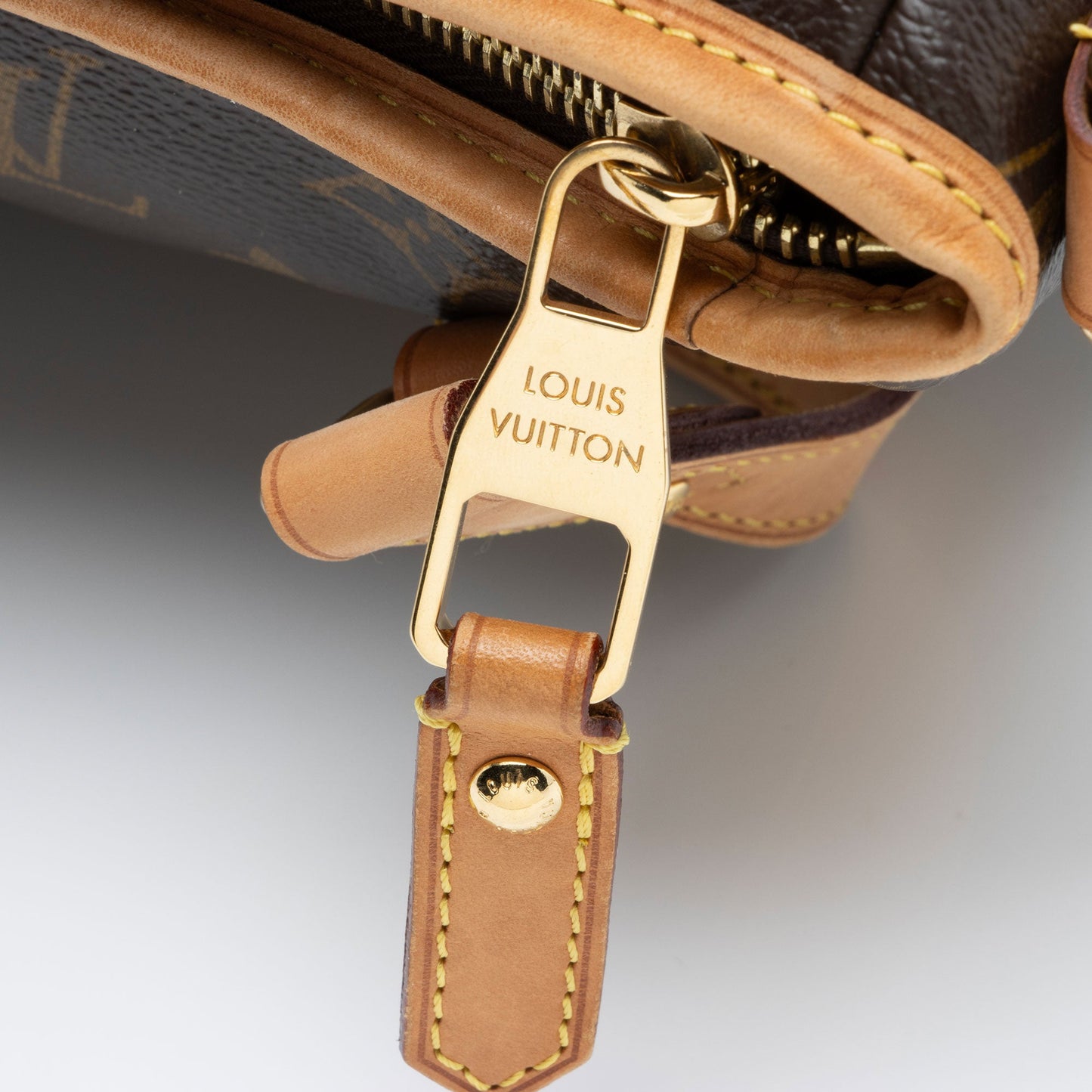 Louis Vuitton Monogram Canvas Estrela MM Tote (SHF-BnpLVf)