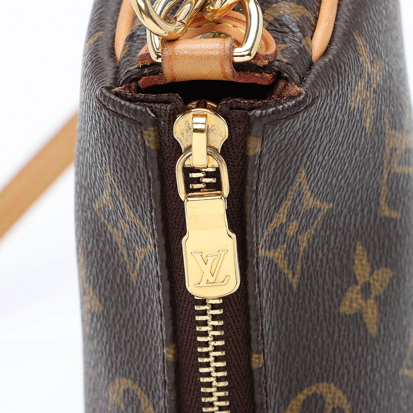 Louis Vuitton Monogram Canvas Eva Clutch (SHF-0Ct94Q)