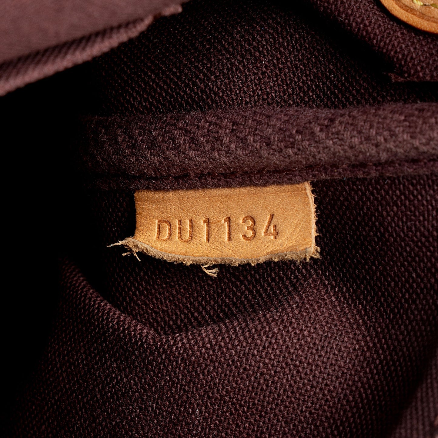 Louis Vuitton Monogram Canvas Favorite MM Shoulder Bag (SHF-kr1tYJ)