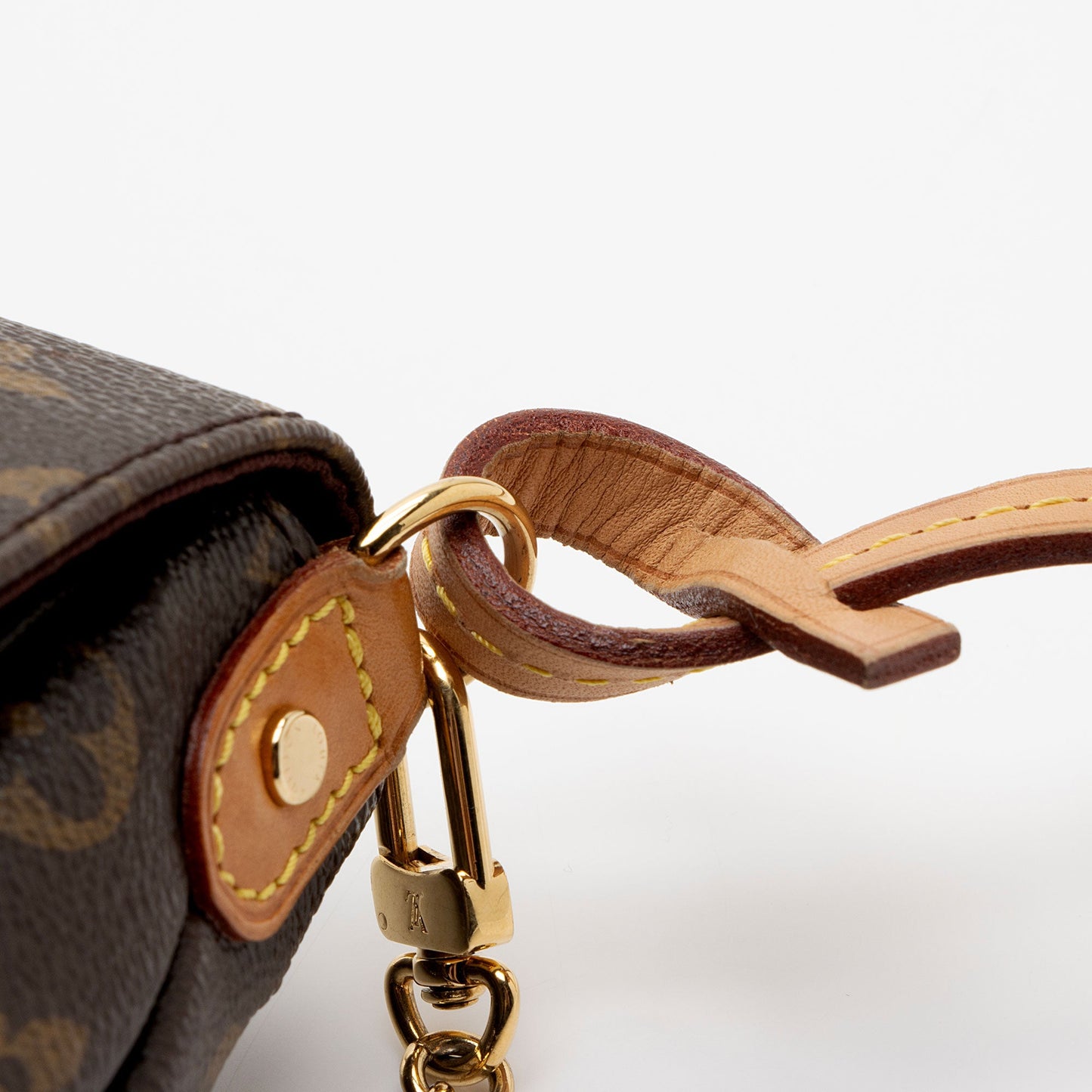Louis Vuitton Monogram Canvas Favorite MM Shoulder Bag (SHF-shILro)