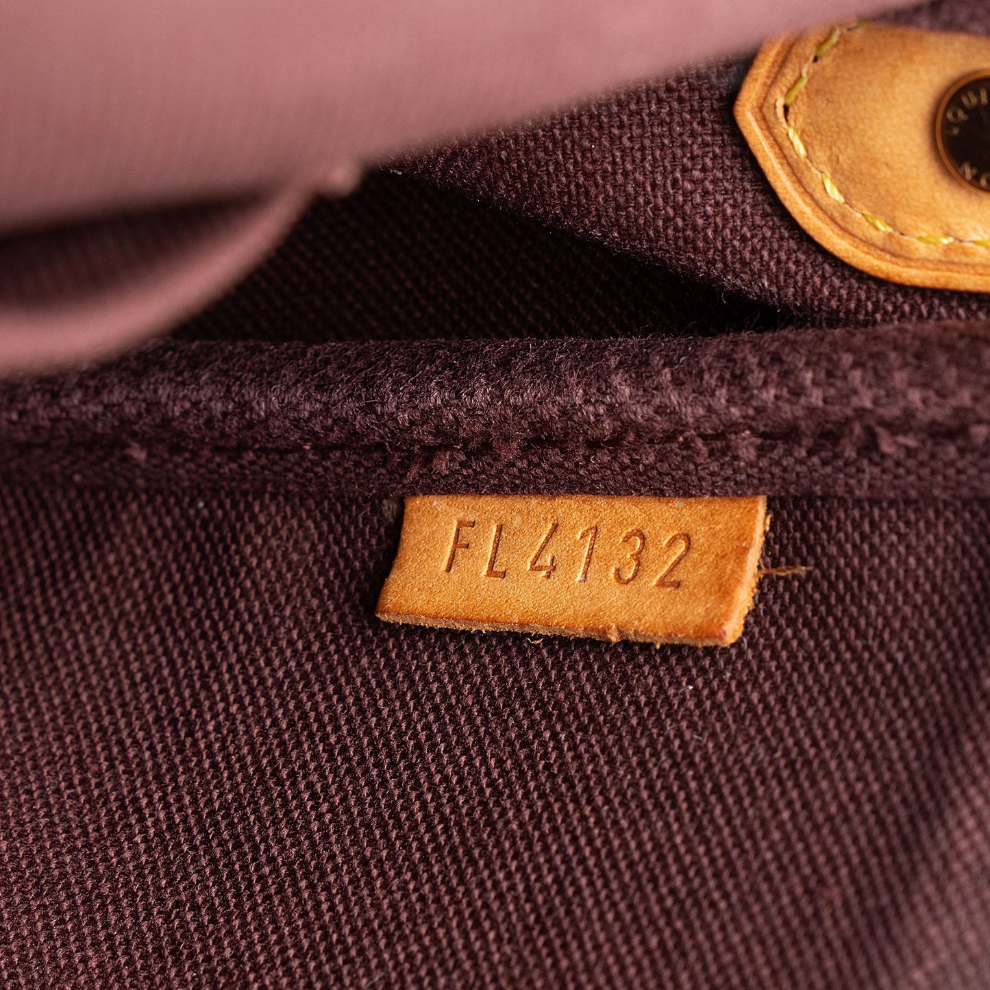 Louis Vuitton Monogram Canvas Favorite MM Shoulder Bag (SHF-rSDSZr)