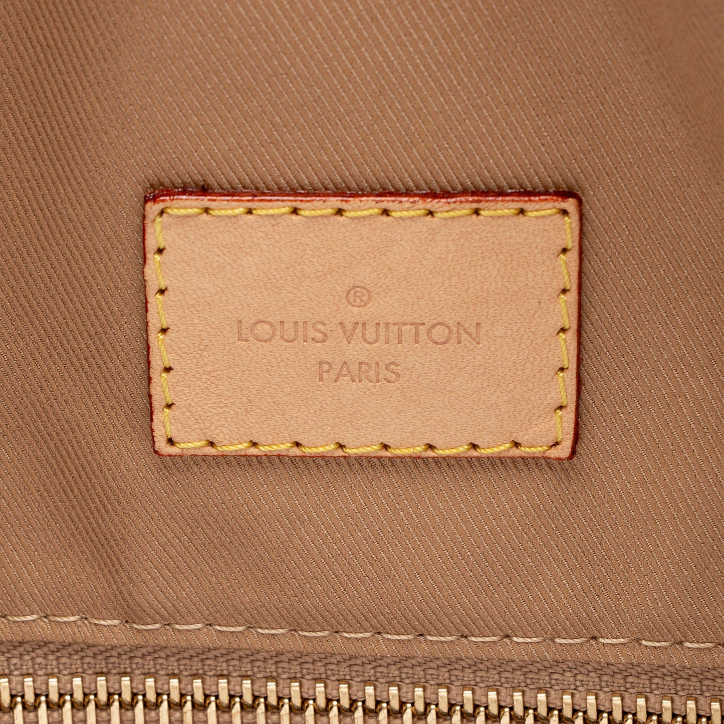 Louis Vuitton Monogram Canvas Graceful MM Hobo (SHF-ovfcpu)