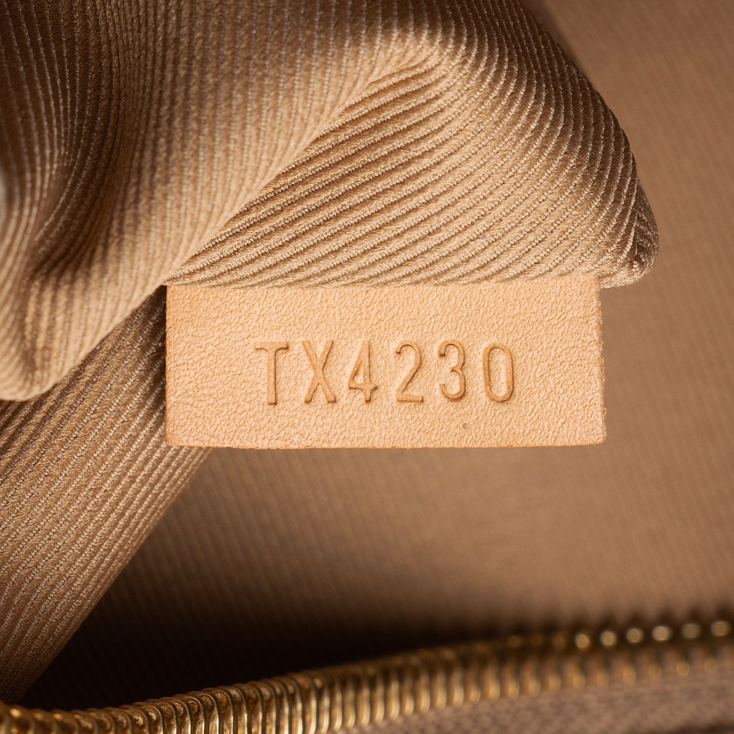 Louis Vuitton Monogram Canvas Graceful MM Hobo (SHF-dWG1DM)