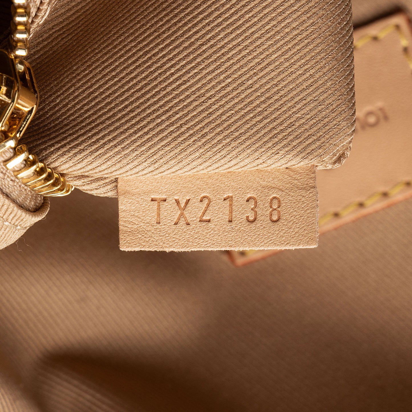 Louis Vuitton Monogram Canvas Graceful MM Hobo (SHF-hxnfQB)