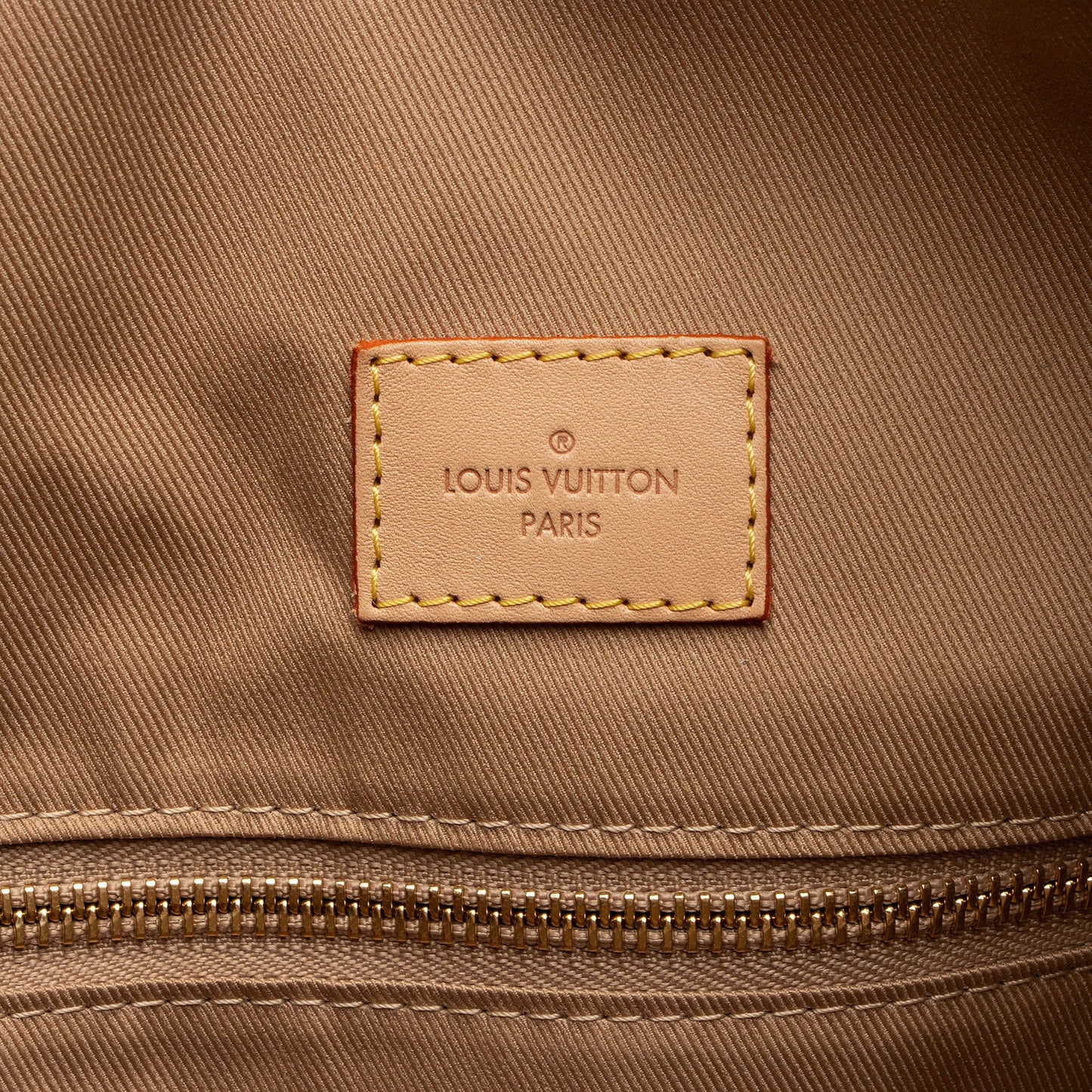 Louis Vuitton Monogram Canvas Graceful MM Hobo (SHF-hxnfQB)