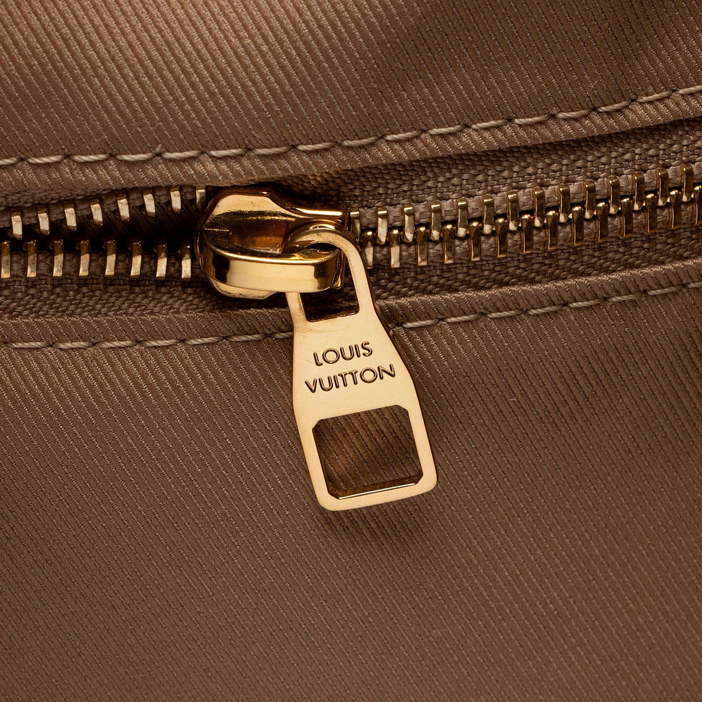 Louis Vuitton Monogram Canvas Graceful PM Hobo (SHF-3sCpYD)