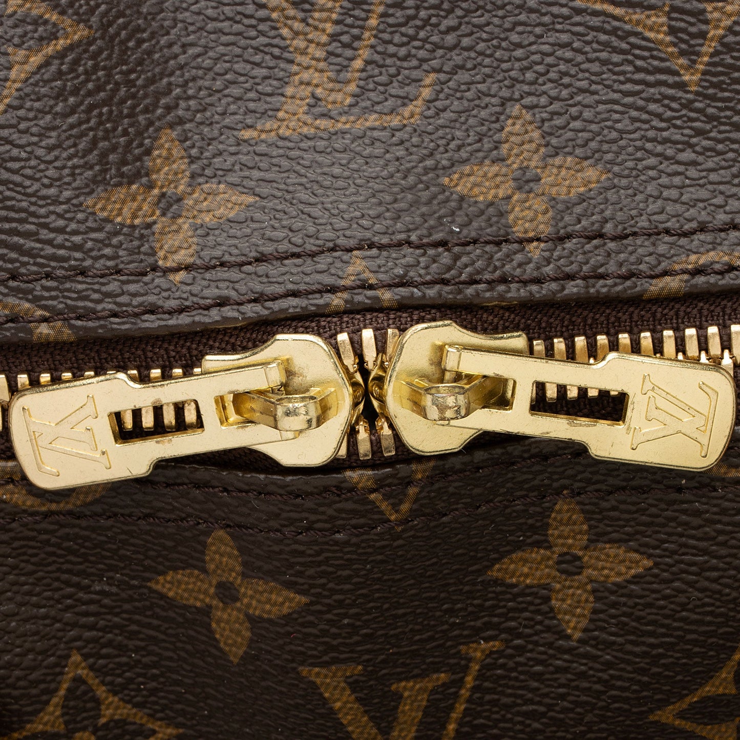 Louis Vuitton Monogram Canvas Keepall Bandouliere 55 Duffle Bag (SHF-SdSz4O)