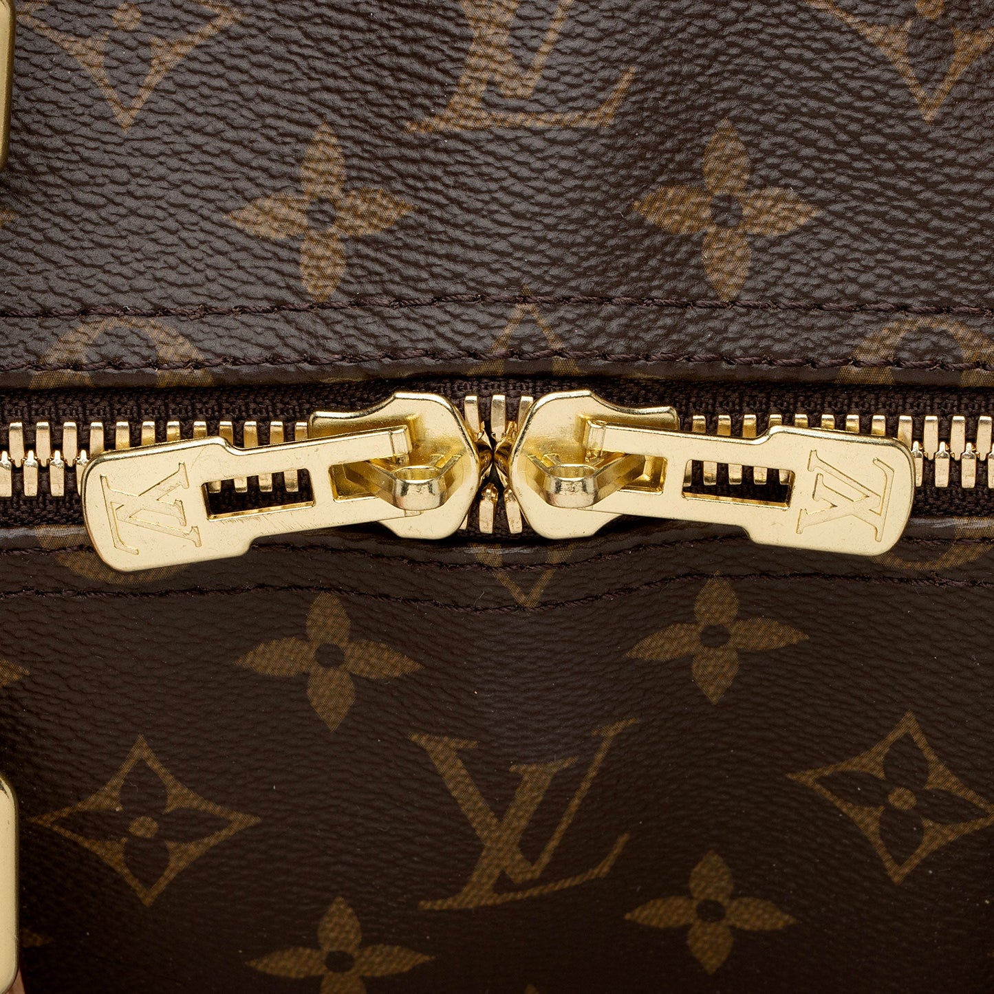 Louis Vuitton Monogram Canvas Keepall Bandouliere 55 Duffle Bag (SHF-QdZLLY)