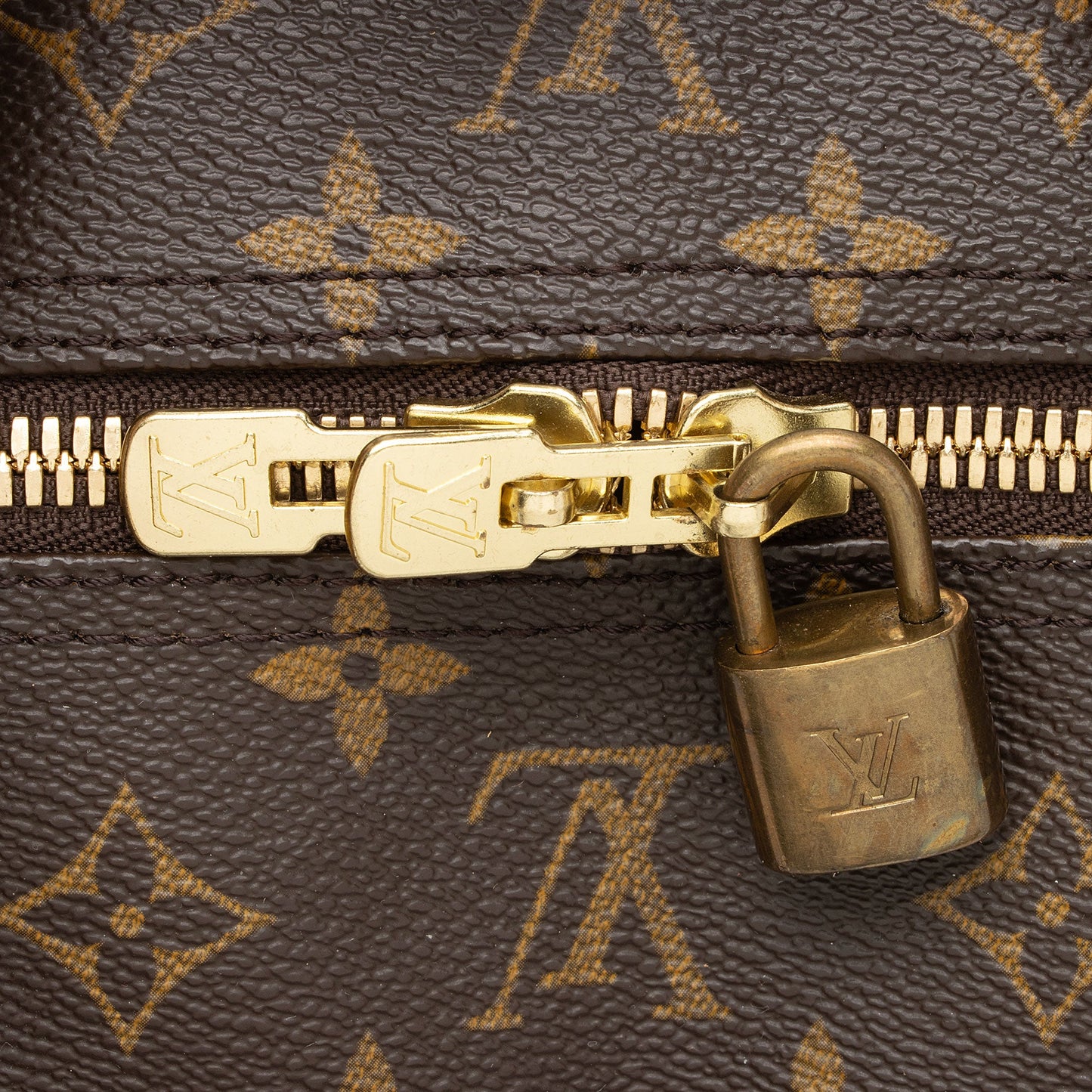 Louis Vuitton Monogram Canvas Keepall Bandouliere 60 Duffle Bag (SHF-4fYsK1)