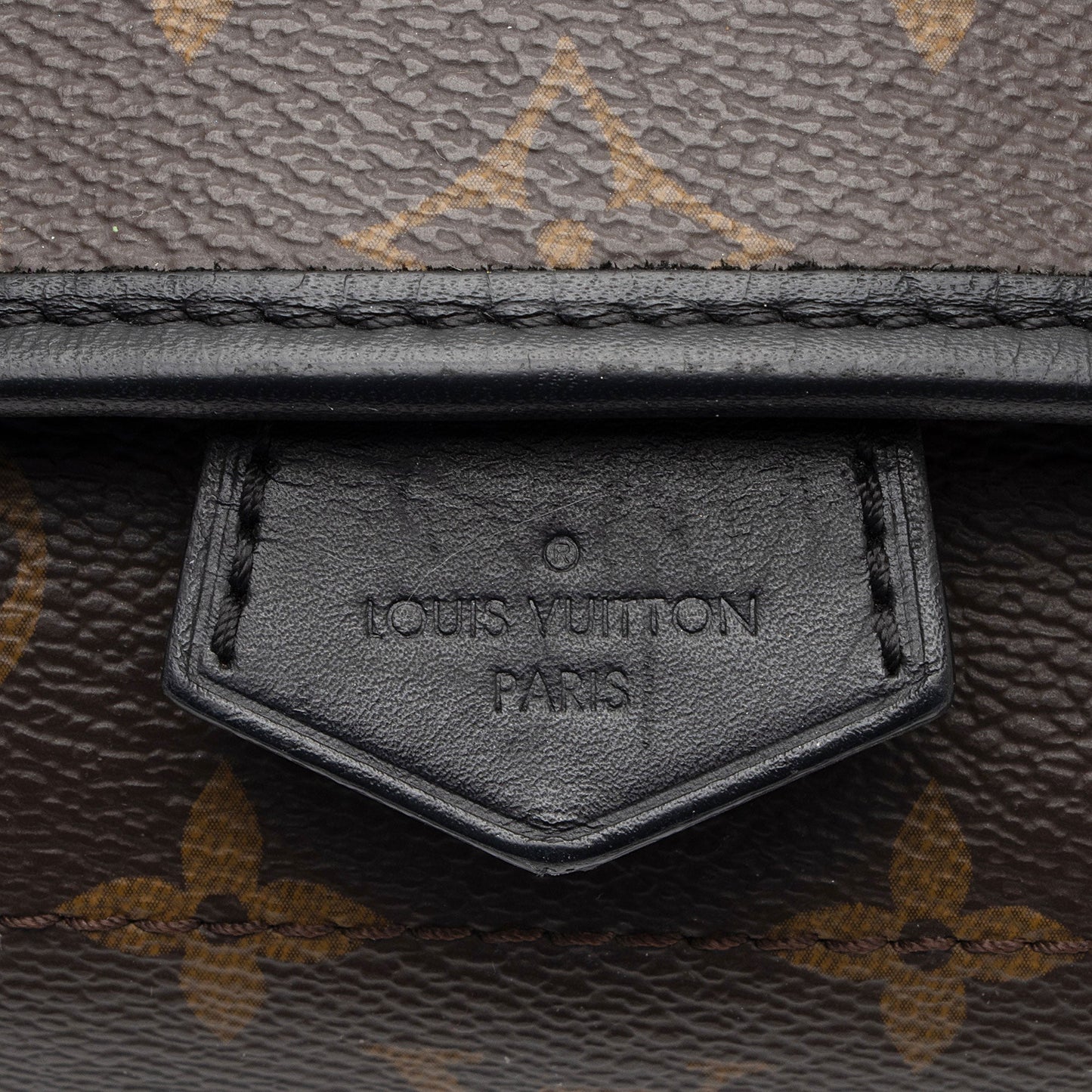 Louis Vuitton Monogram Canvas Macassar Magnetic Messenger (SHF-2xonZt)