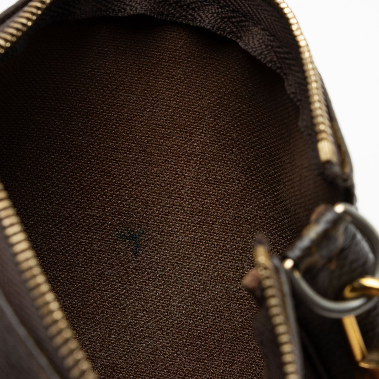 Louis Vuitton Monogram Canvas Mini Pochette Accessoires -  (SHF-IQRtfM)