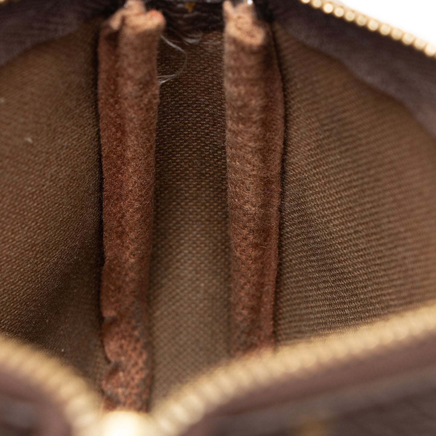 Louis Vuitton Monogram Canvas Mini Pochette Accessoires (SHF-Rn2vgt)