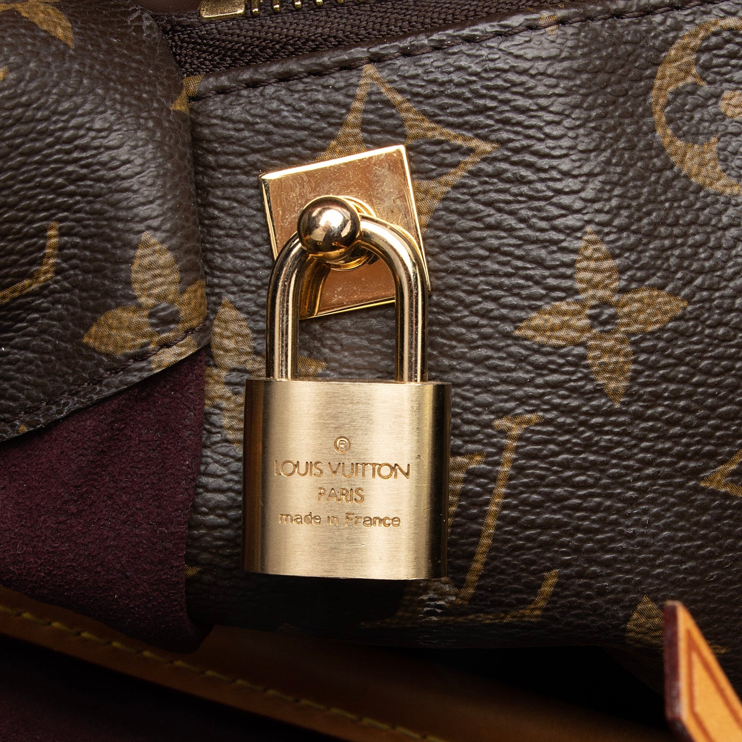 Louis Vuitton Monogram Canvas Montaigne MM Tote (SHF-23122)