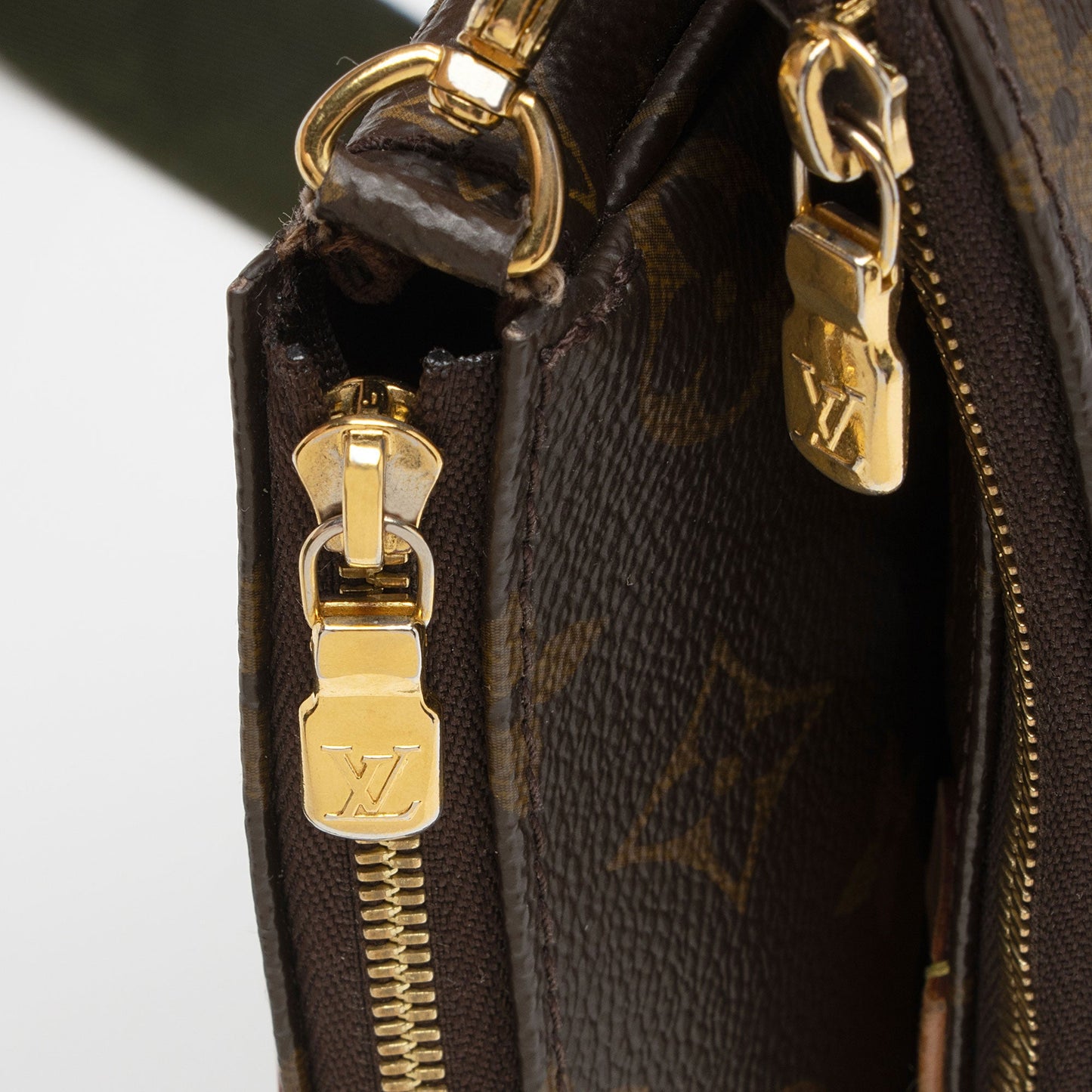 Louis Vuitton Monogram Canvas Multi-Pochette Accessoires (SHF-CVI2wf)