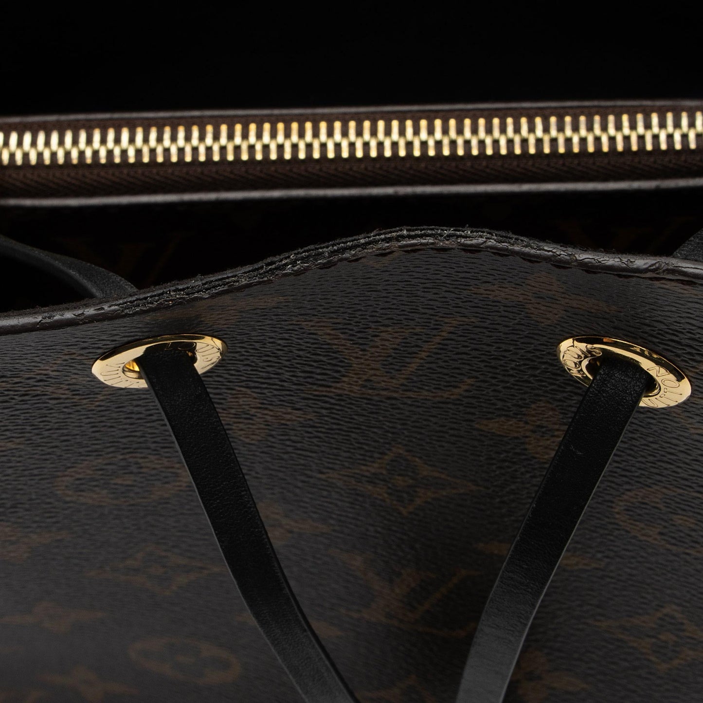 Louis Vuitton Monogram Canvas Neonoe Shoulder Bag (SHF-sAnURy)