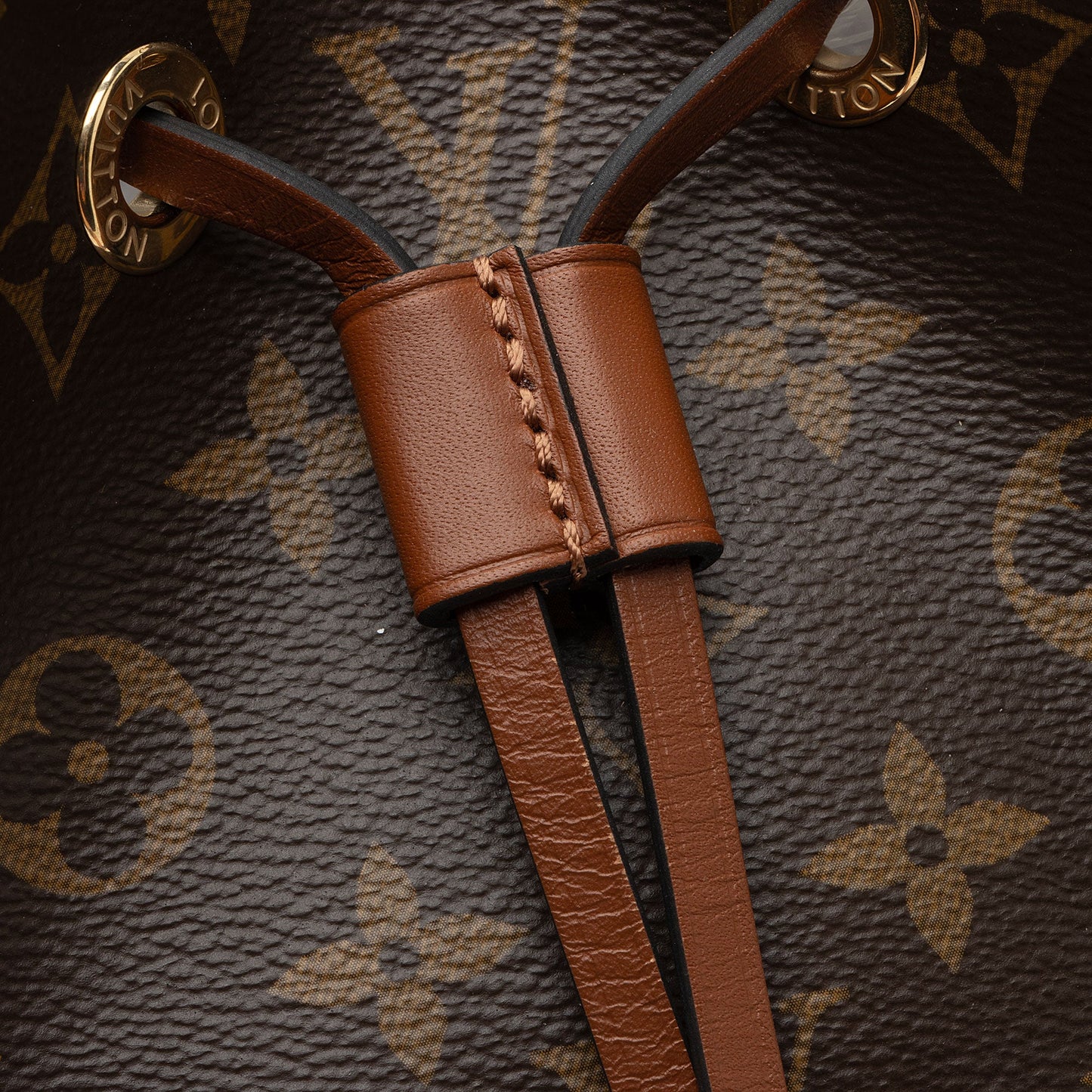 Louis Vuitton Monogram Canvas Neonoe Shoulder Bag (SHF-vTEOAx)