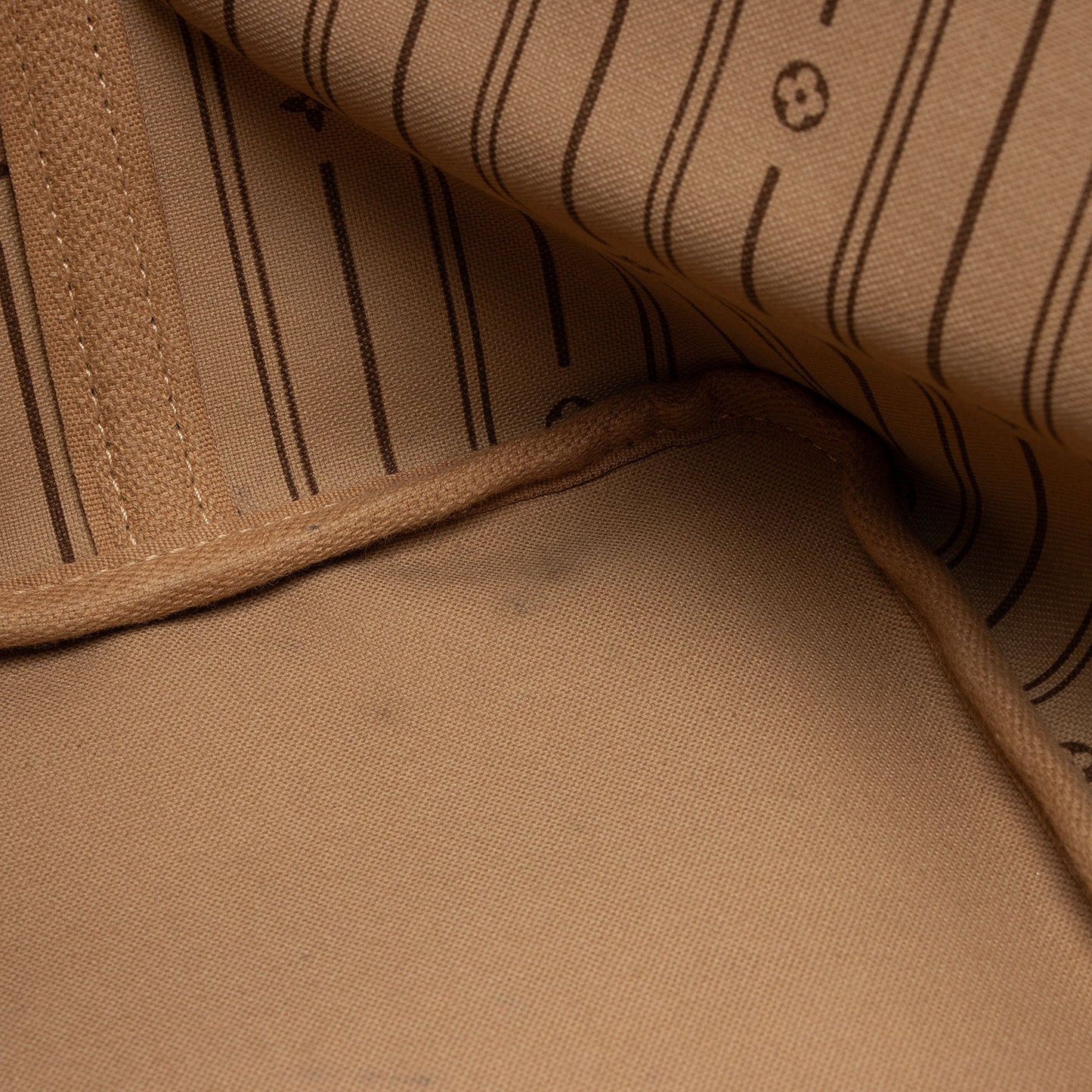 Louis Vuitton Monogram Canvas Neverfull GM Tote (SHF-jPL6oX)
