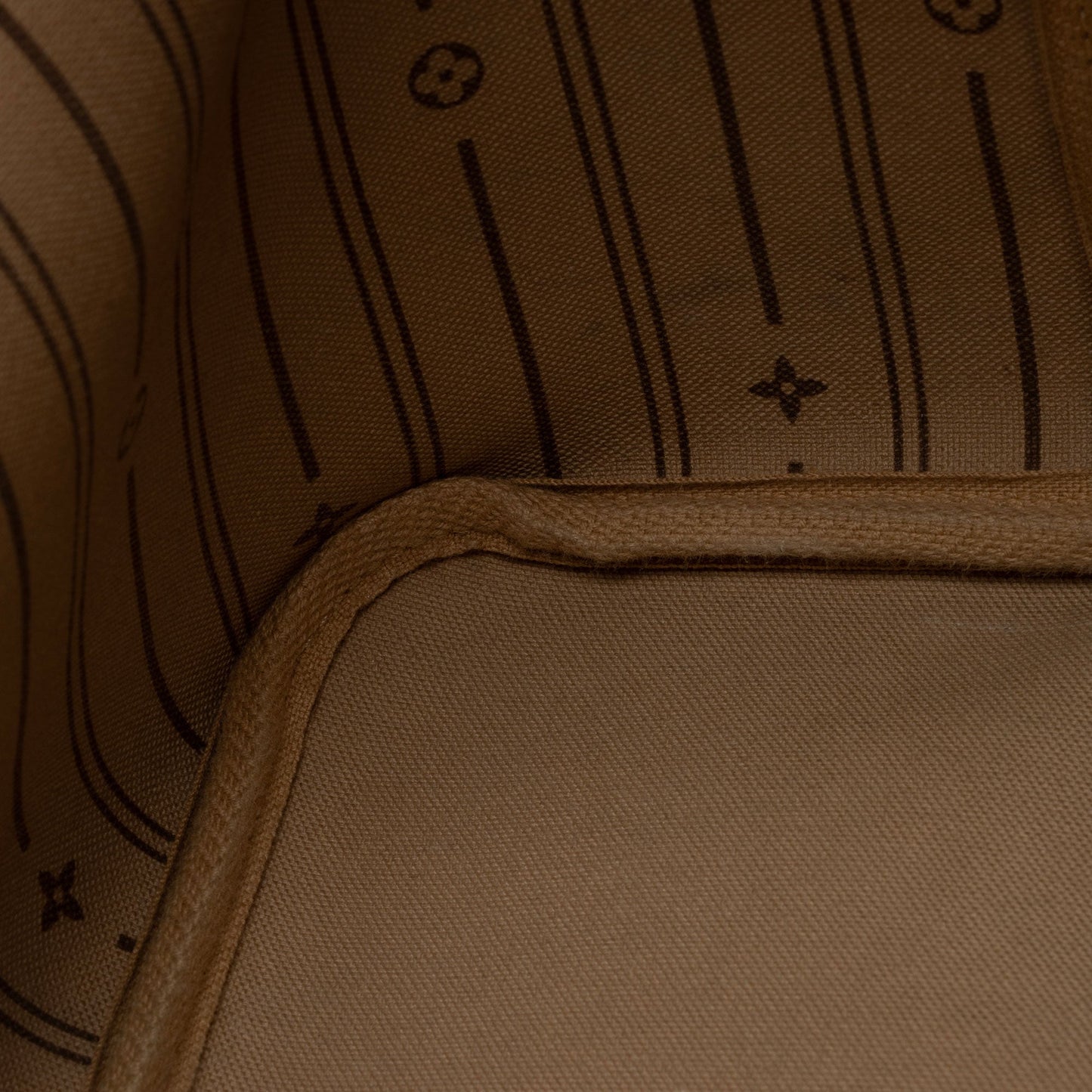 Louis Vuitton Monogram Canvas Neverfull GM Tote (SHF-qytcSN)