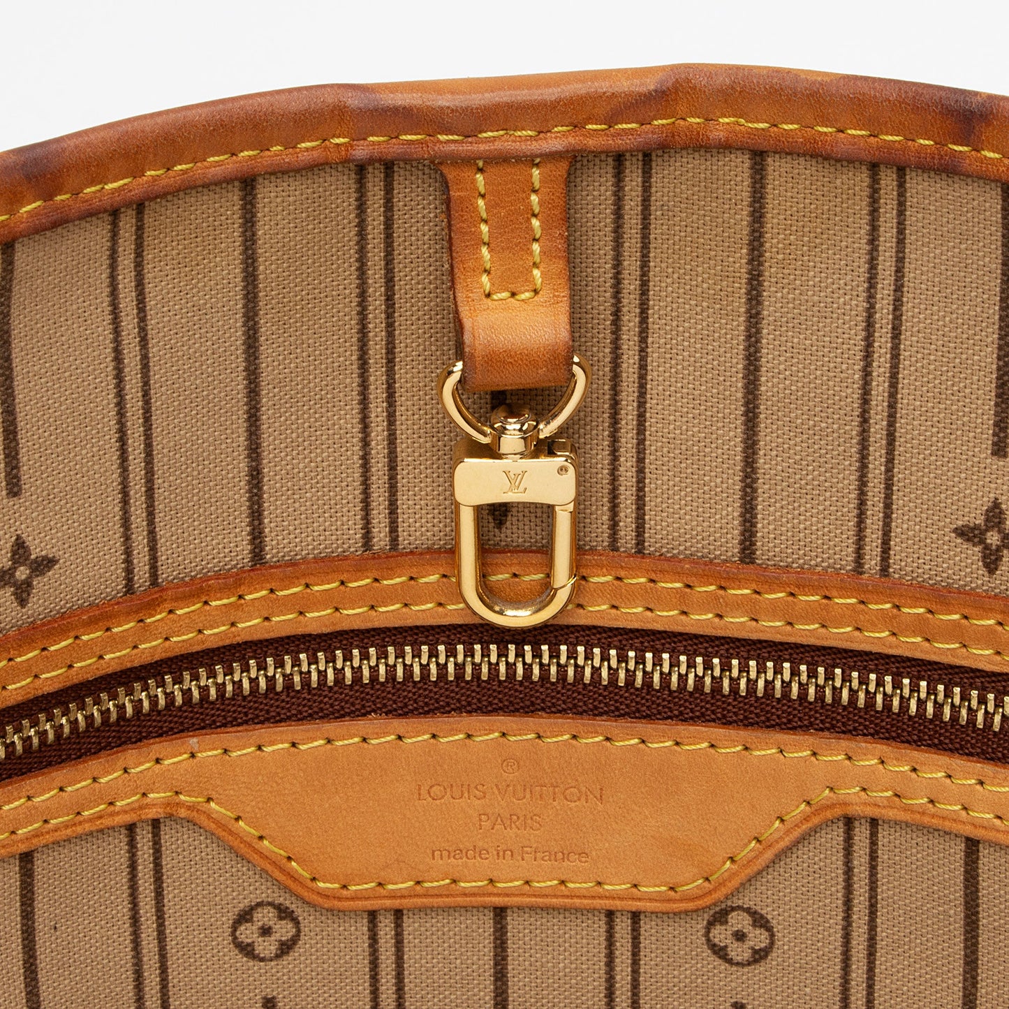 Louis Vuitton Monogram Canvas Neverfull GM Tote (SHF-Uh954N)