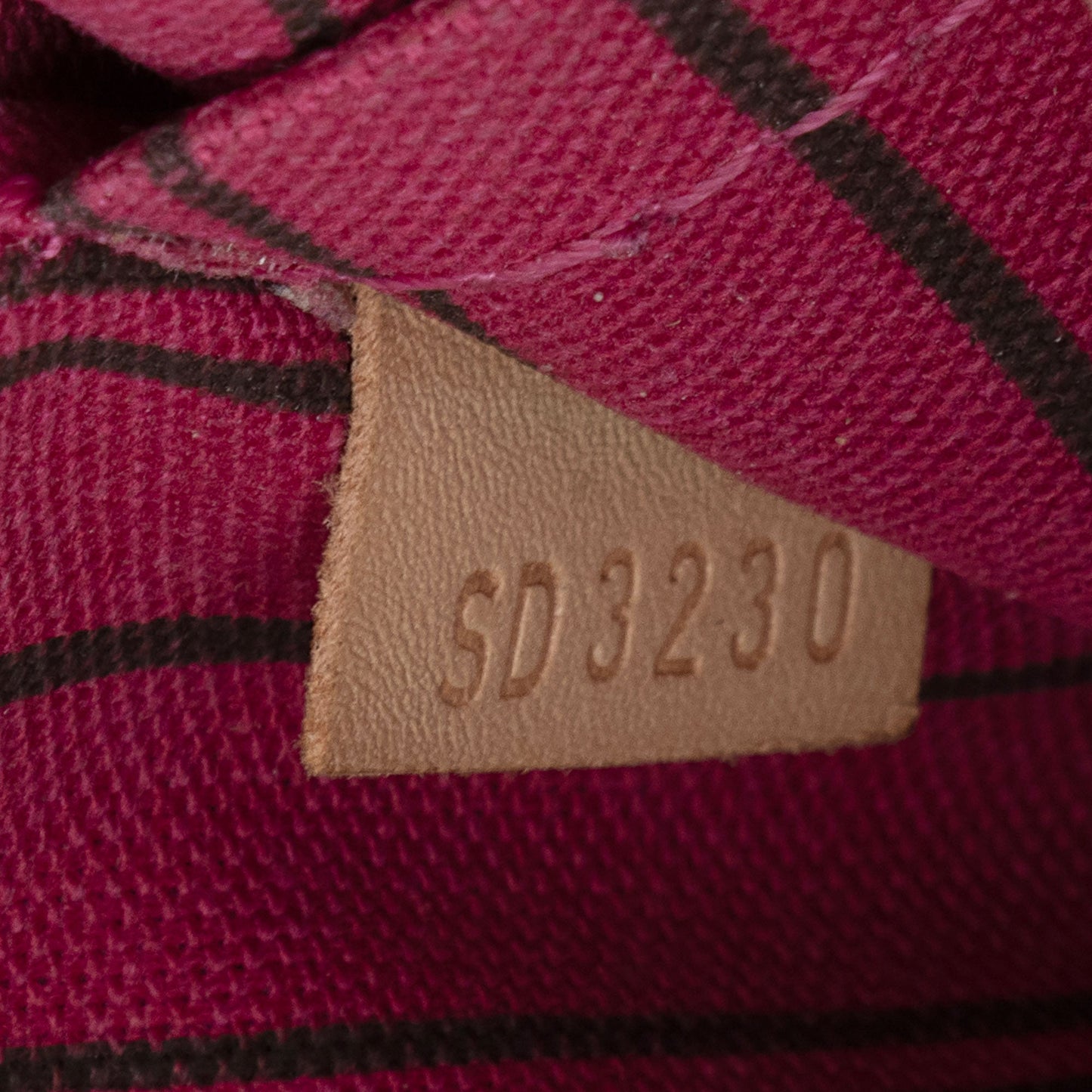 Louis Vuitton Monogram Canvas Neverfull MM Pochette (SHF-gJtxCX)