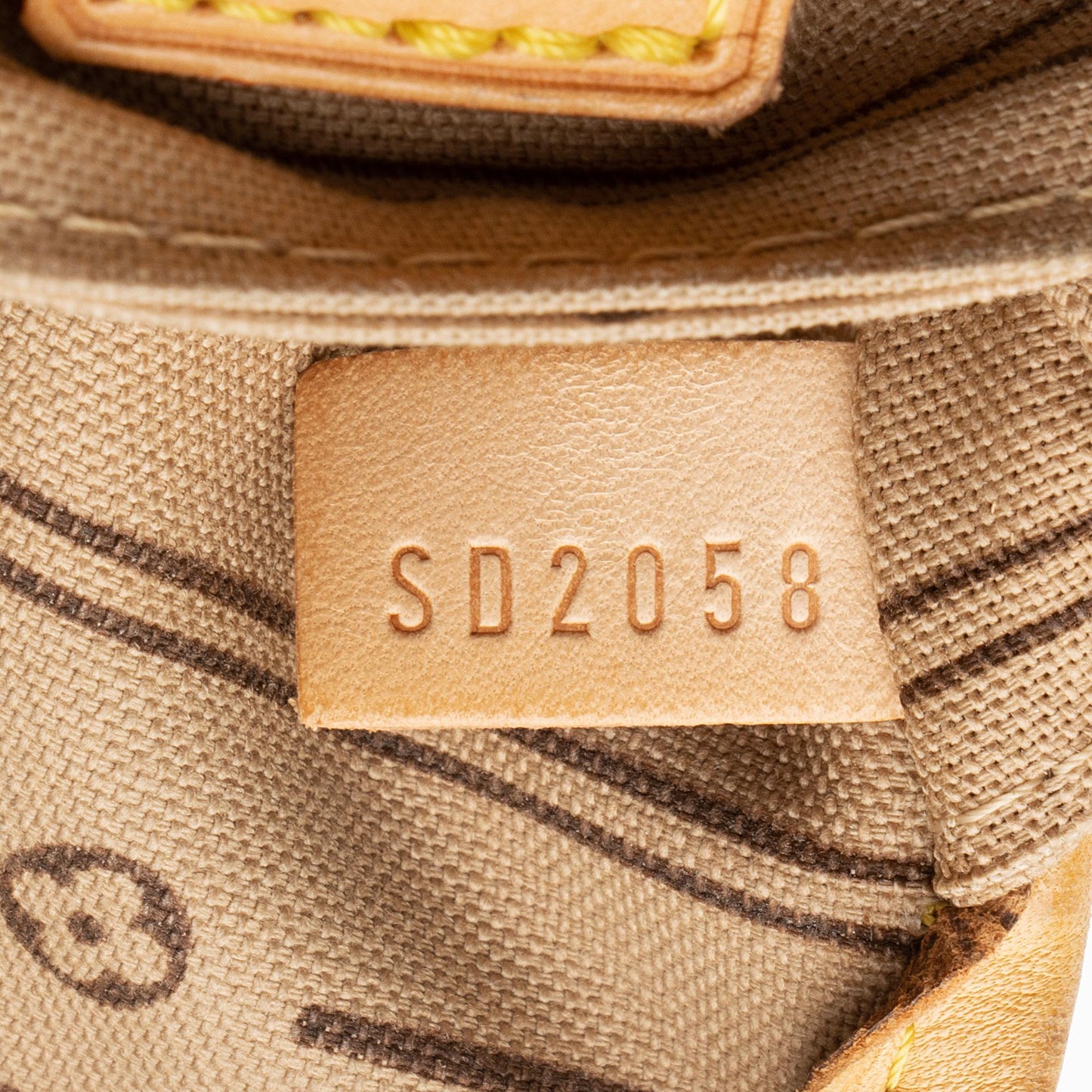 Louis Vuitton Monogram Canvas Neverfull MM Tote (SHF-YgmCCk)