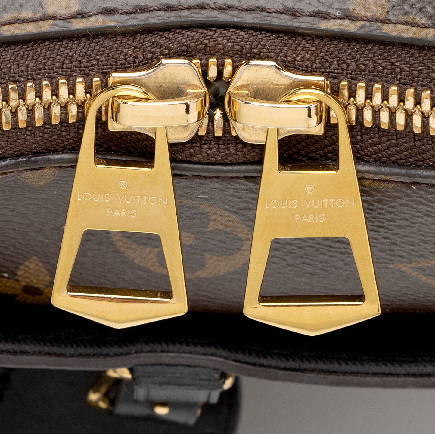 Louis Vuitton Monogram Canvas Odeon MM NM Shoulder Bag (SHF-9QQwaH)